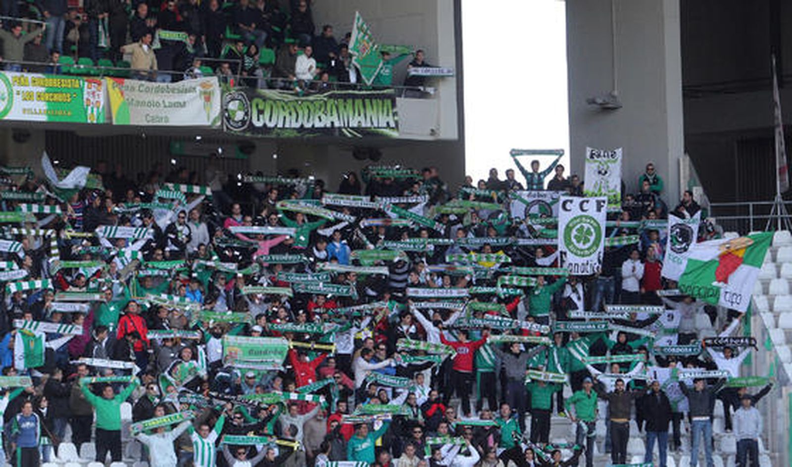 El Córdoba no puede coronar con una victoria su dominio ante el Celta de Vigo en el Arcángel (0-0). / José Martínez
