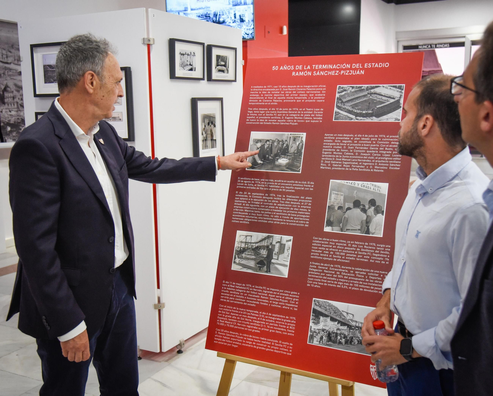 La exposición del 50º aniversario del cerramiento del estadio Ramón Sánchez-Pizjuán