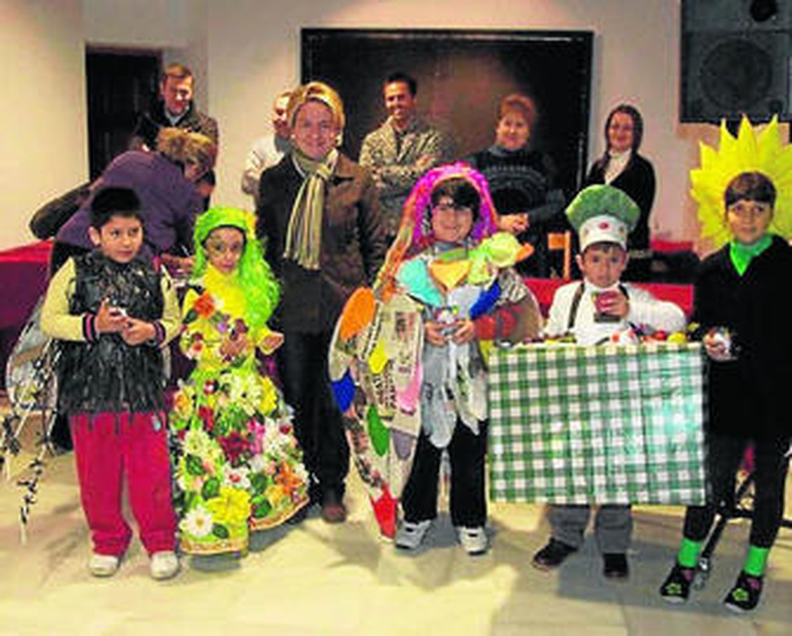 Eloisa Cabrera junto a los premiados.