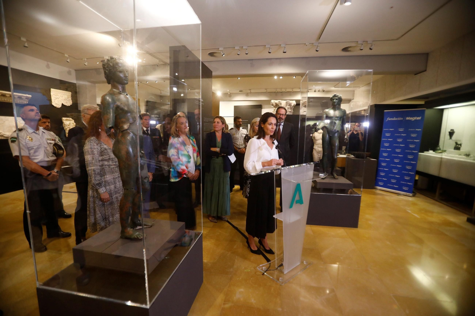 Los efebos de Pedro Abad ya lucen en el Museo Arqueológico de Córdoba, en imágenes