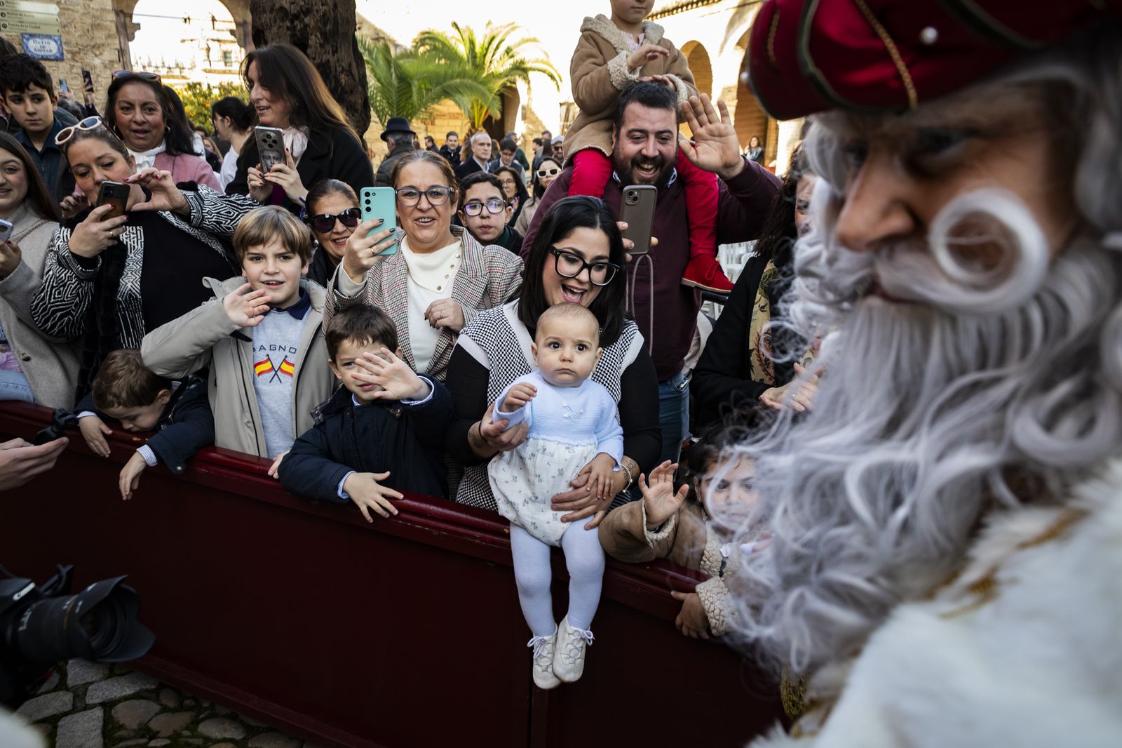 Los Reyes Magos son coronados un año más en el Alcázar de Jerez