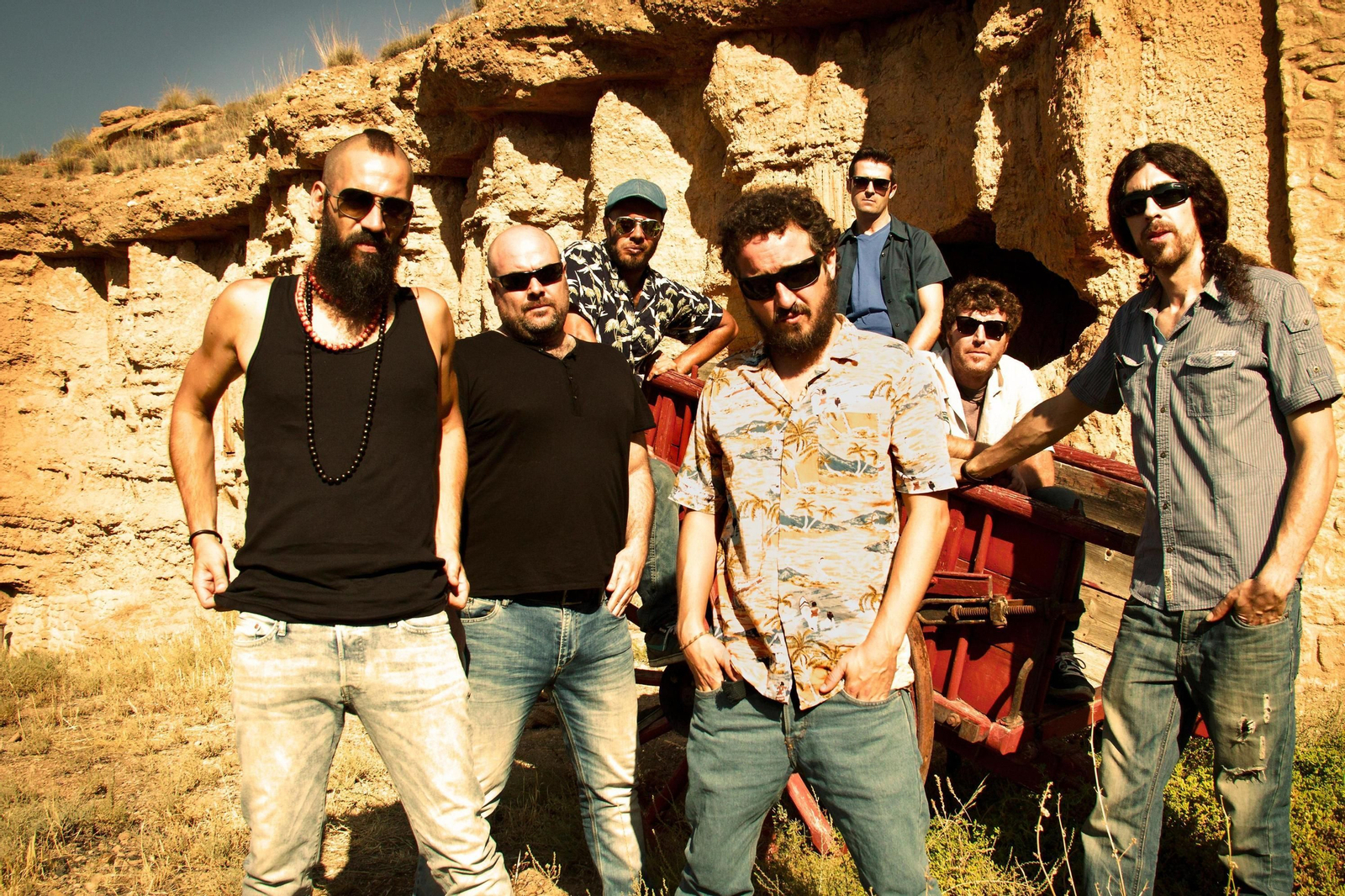 El grupo ‘Eskorzo’, con su vocalista Tony Moreno a la izquierda.