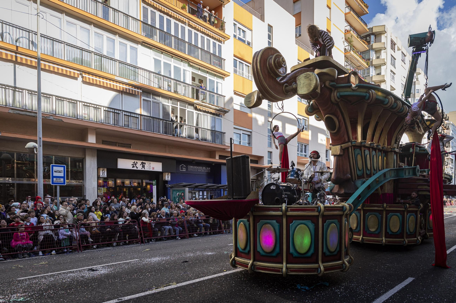 Búscate entre las mejores imágenes de la Cabalgata Magna