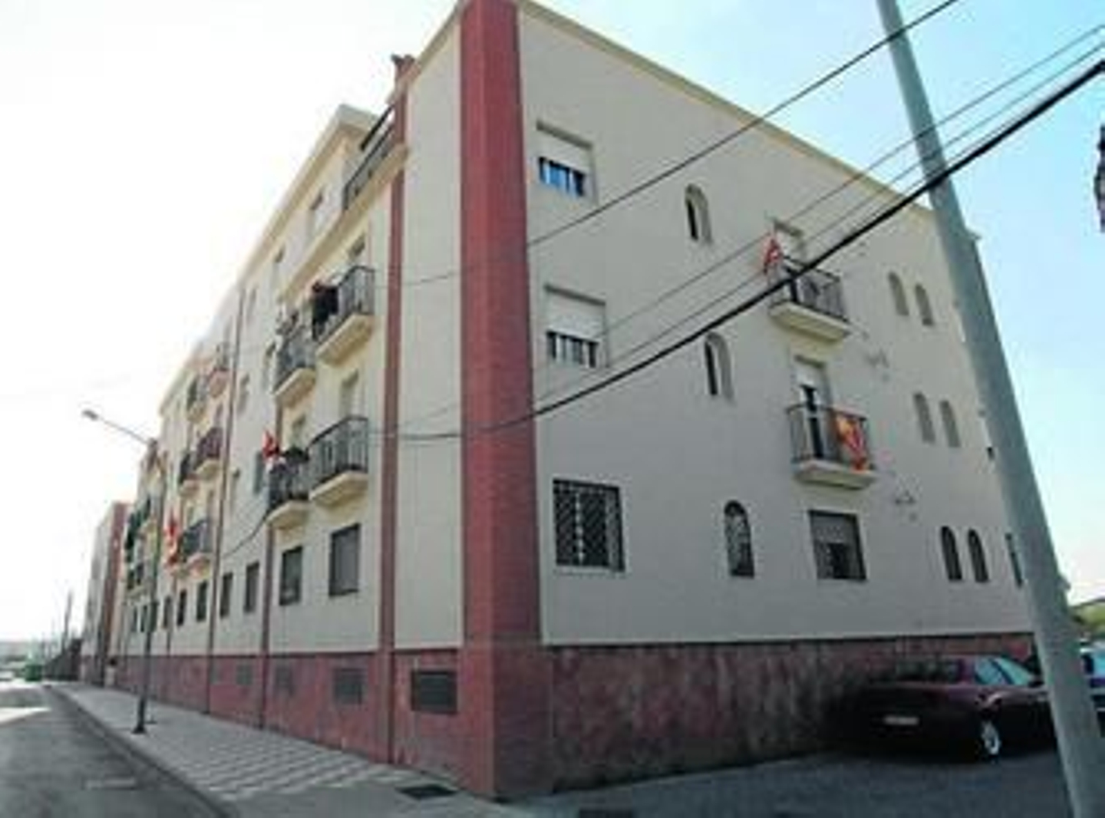 Imagen de los edificios afectados, situados en la barriada de La Colonia.