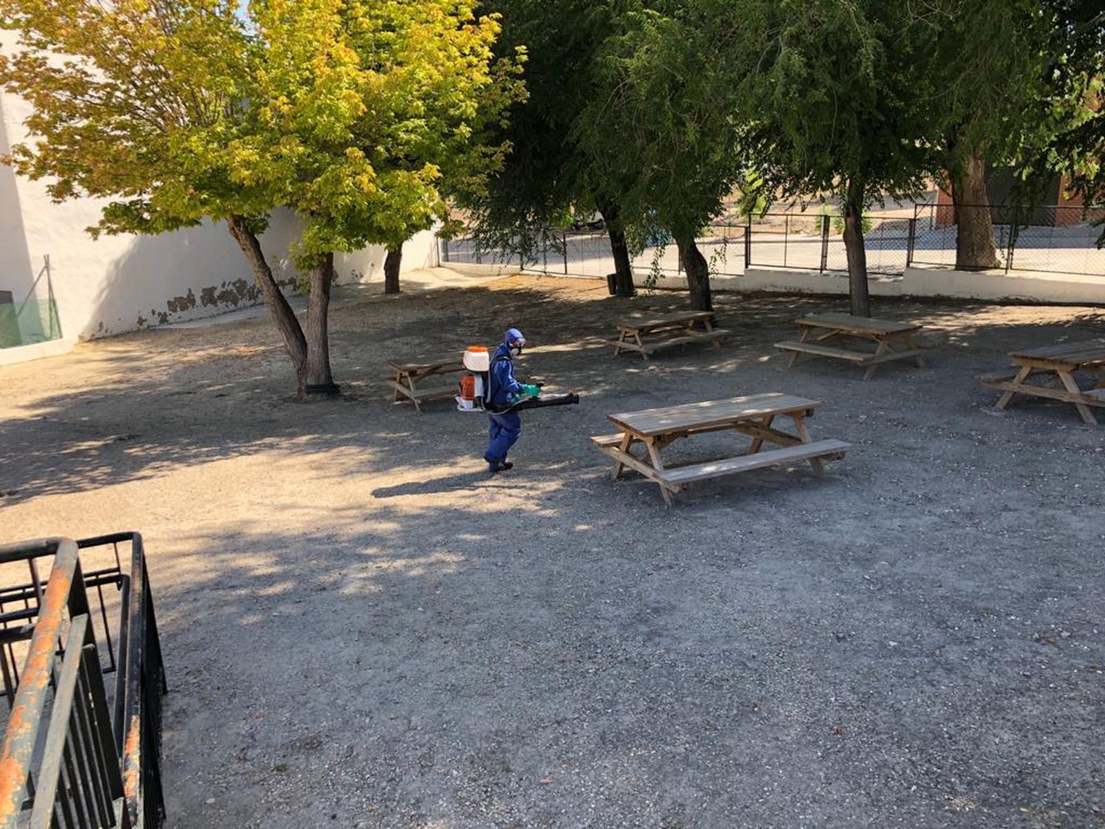 Desinfección de una zona verde.