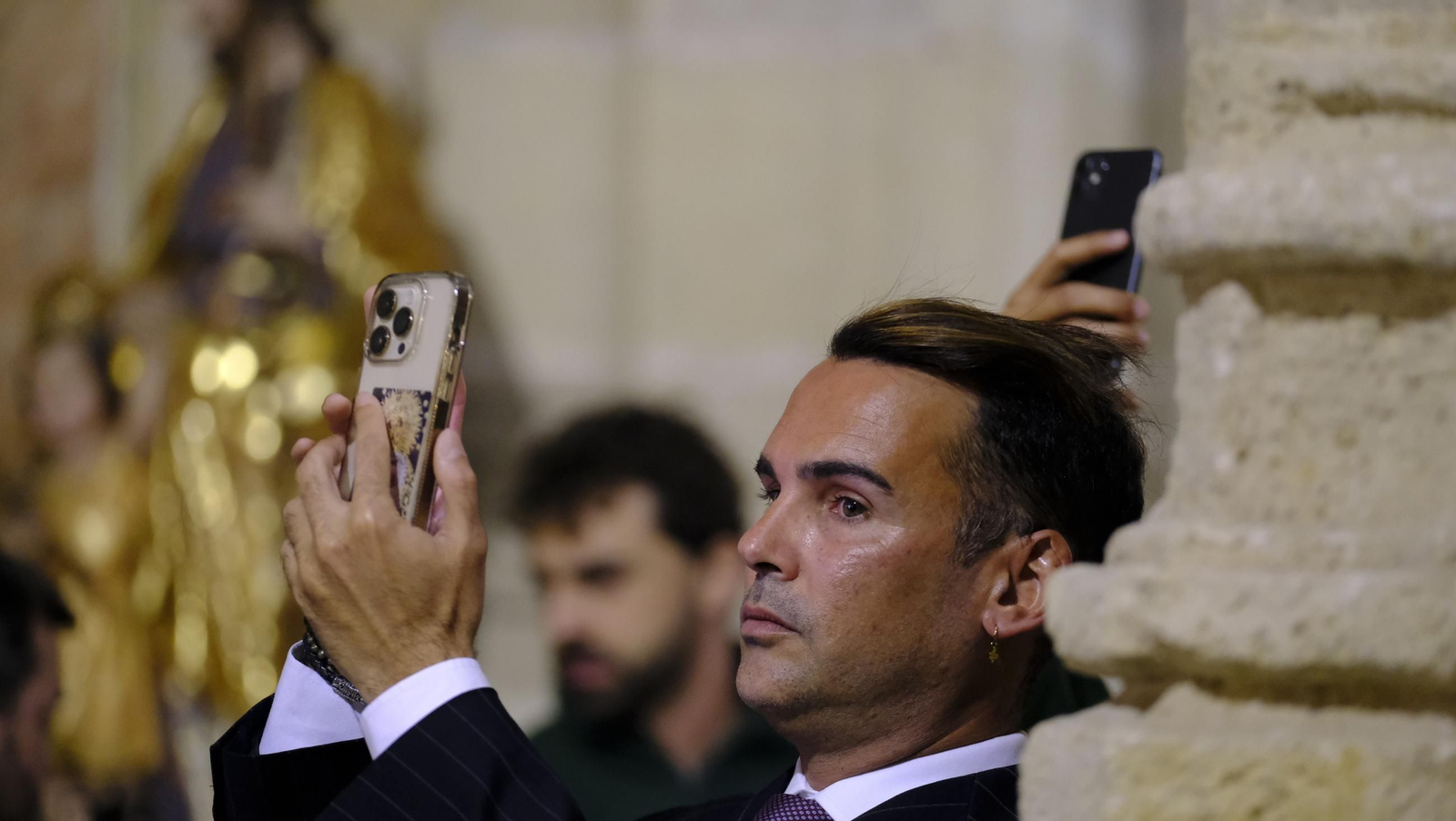 Estudiantes en la Semana Santa de Almería 2025