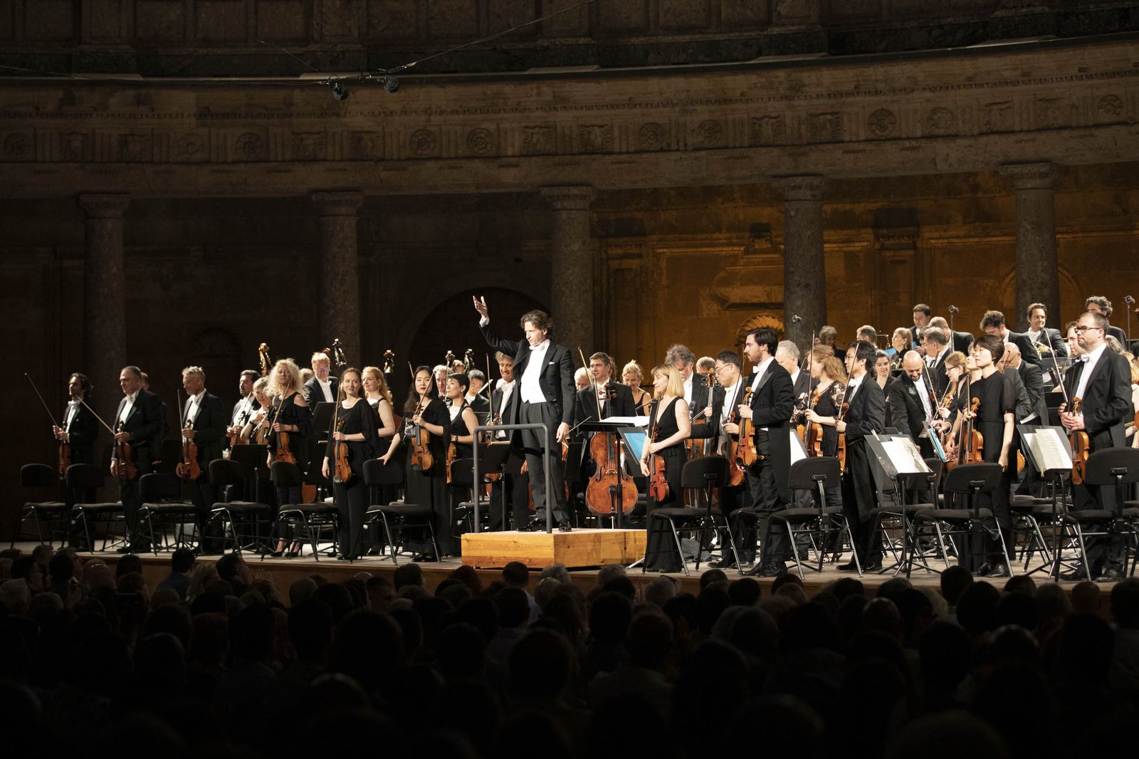 Así ha sido el concierto de la Filarmónica de Luxemburgo en el Palacio de Carlos  V  durante el Festival de Música y Danza de Granada
