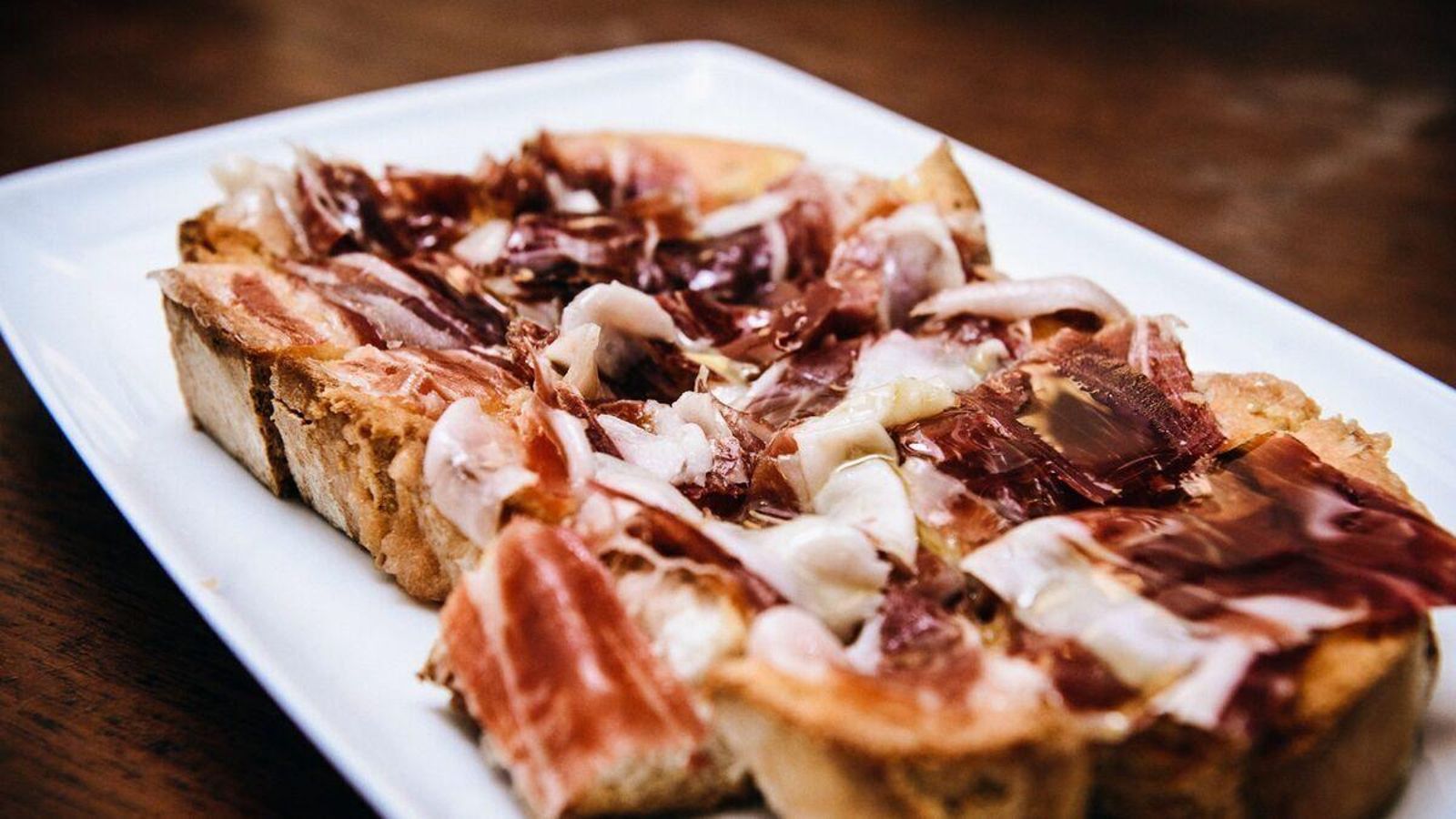El jamón en la Taberna El Condado
