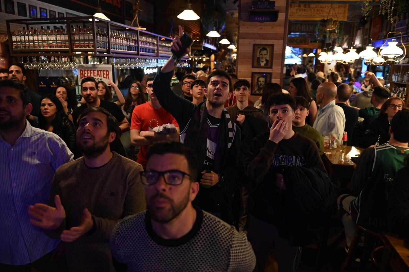 La fiesta del Le Grand Café del Centro con el Unicaja, en imágenes