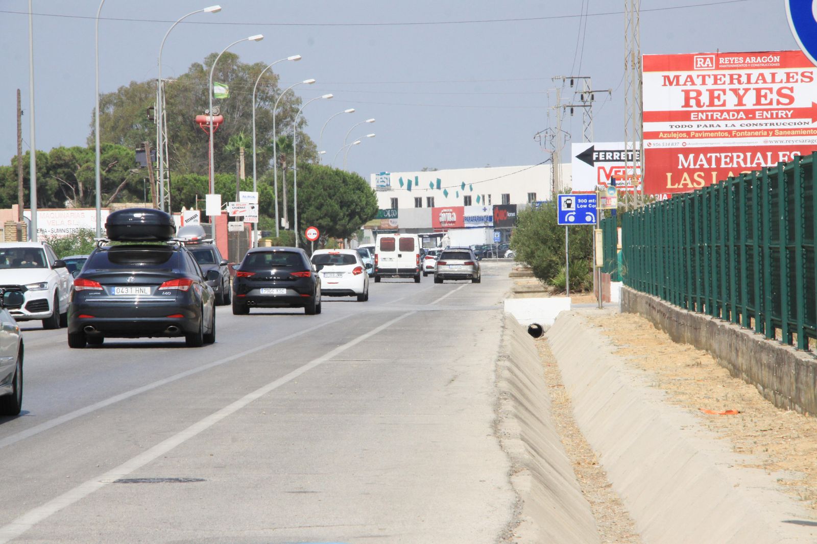 Tramo de la carretera de Las Lagunas a su paso por la Rana Verde.
