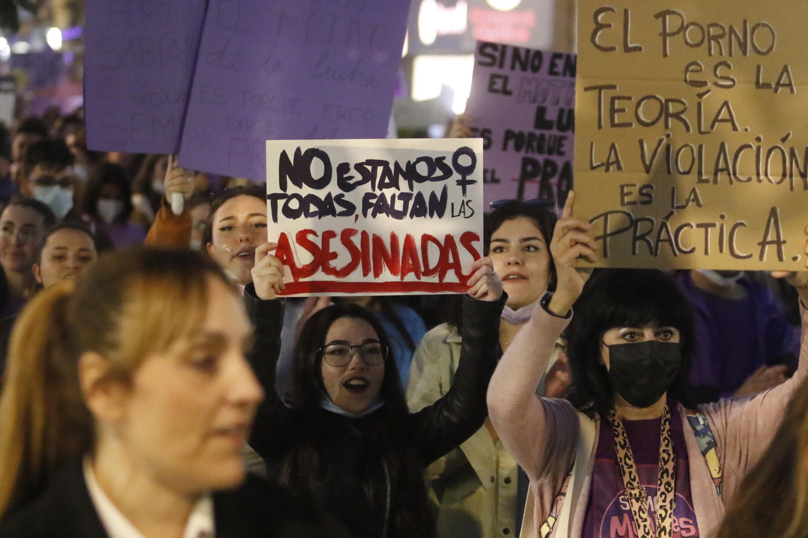 La manifestación del 8M en Córdoba, en fotografías