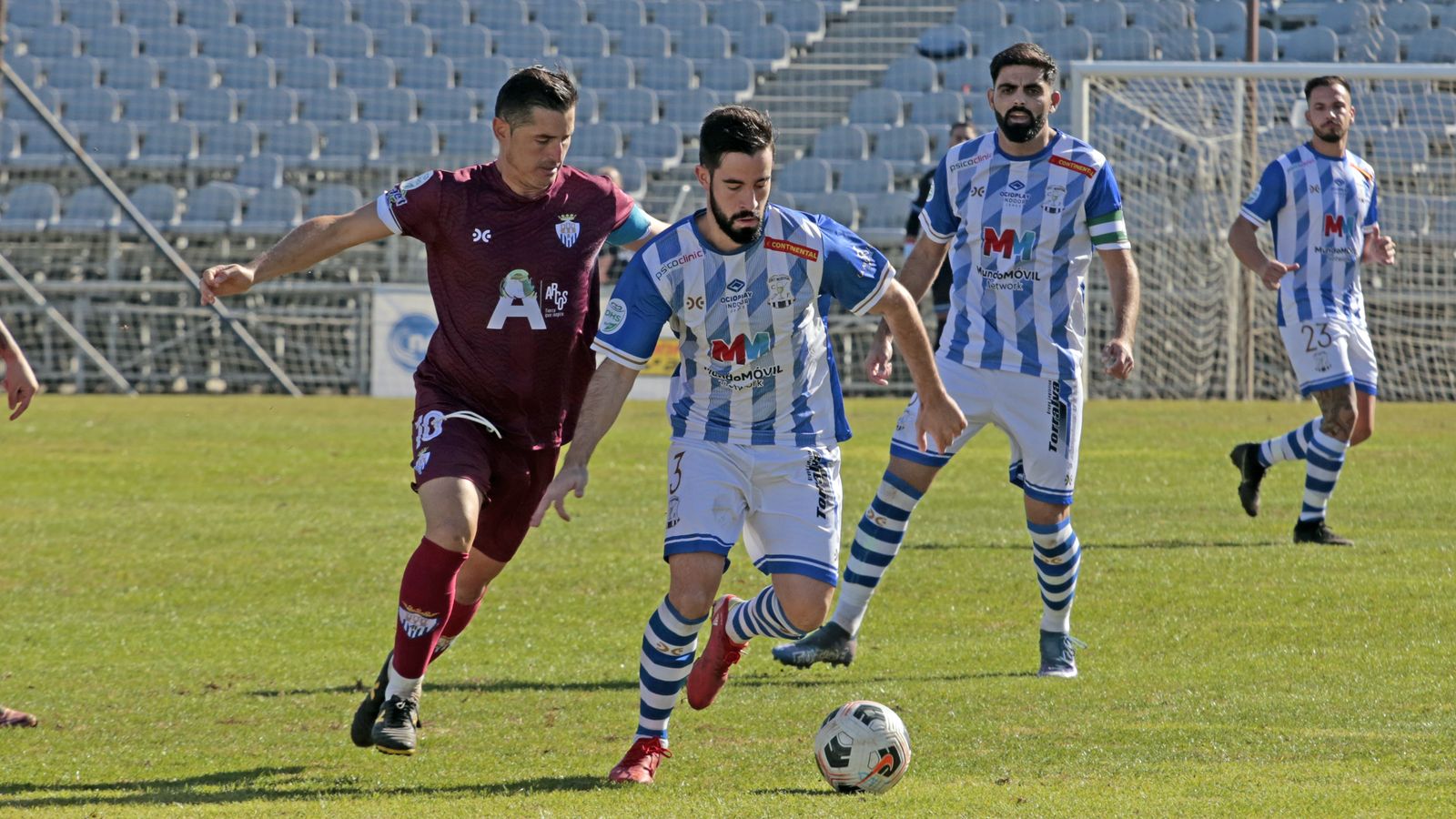 Imágenes del Jerez Industrial contra el Arcos CF en el Pedro S. Garrido