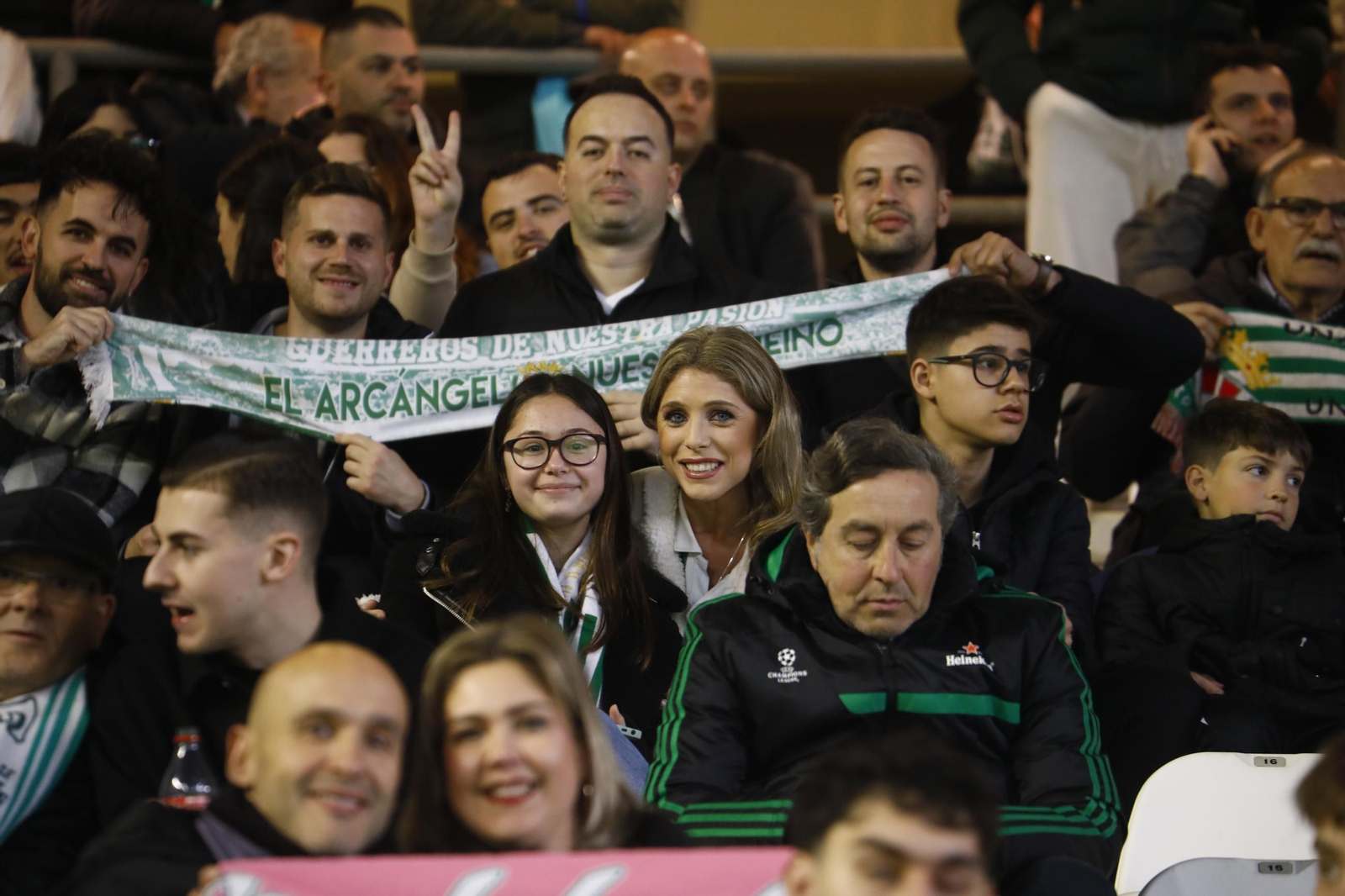 El vibrante ambiente en El Arcángel para el Córdoba CF - Sporting de Gijón