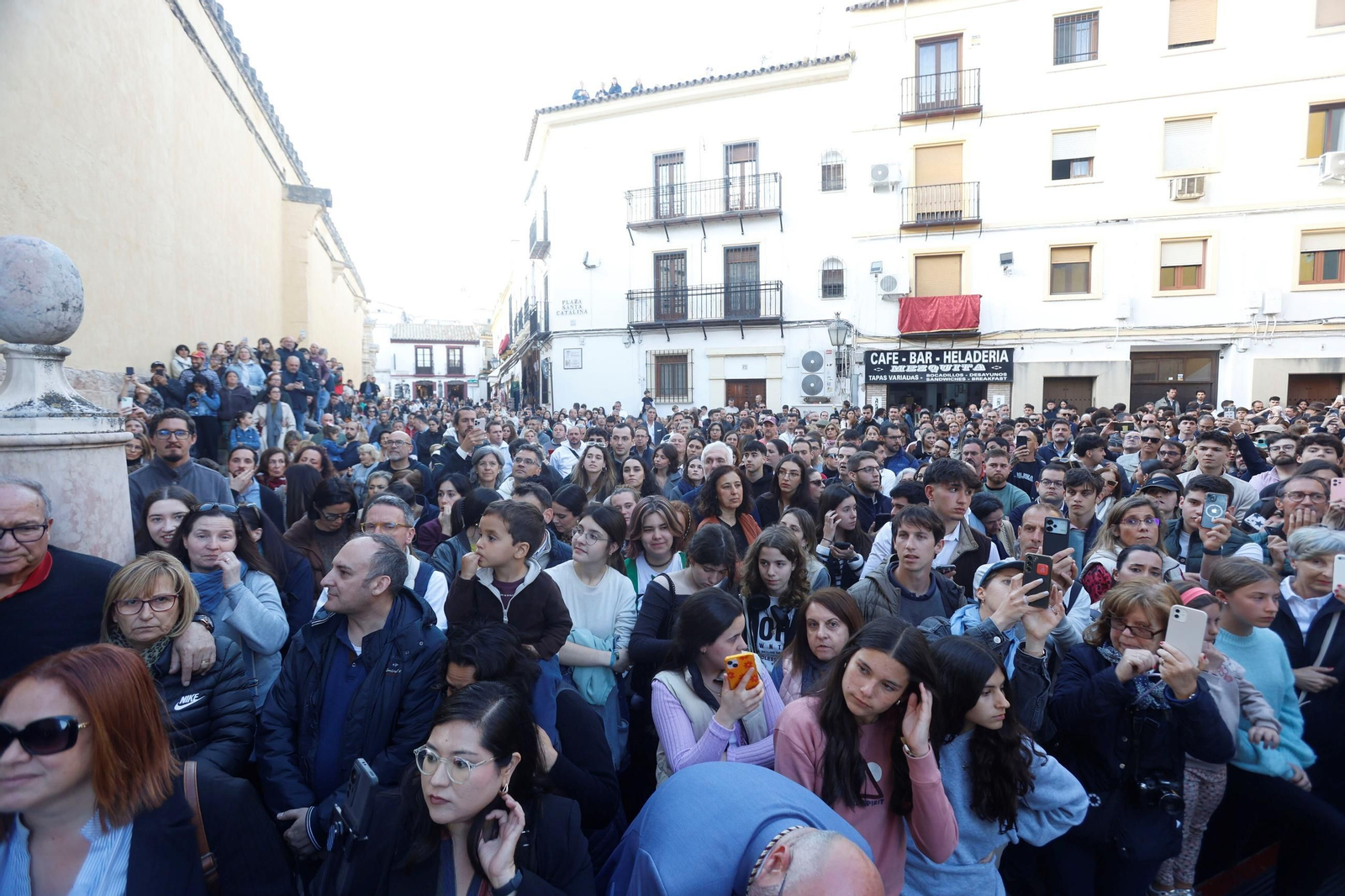El traslado de la Merced en este Sábado Santo de Córdoba, en imágenes