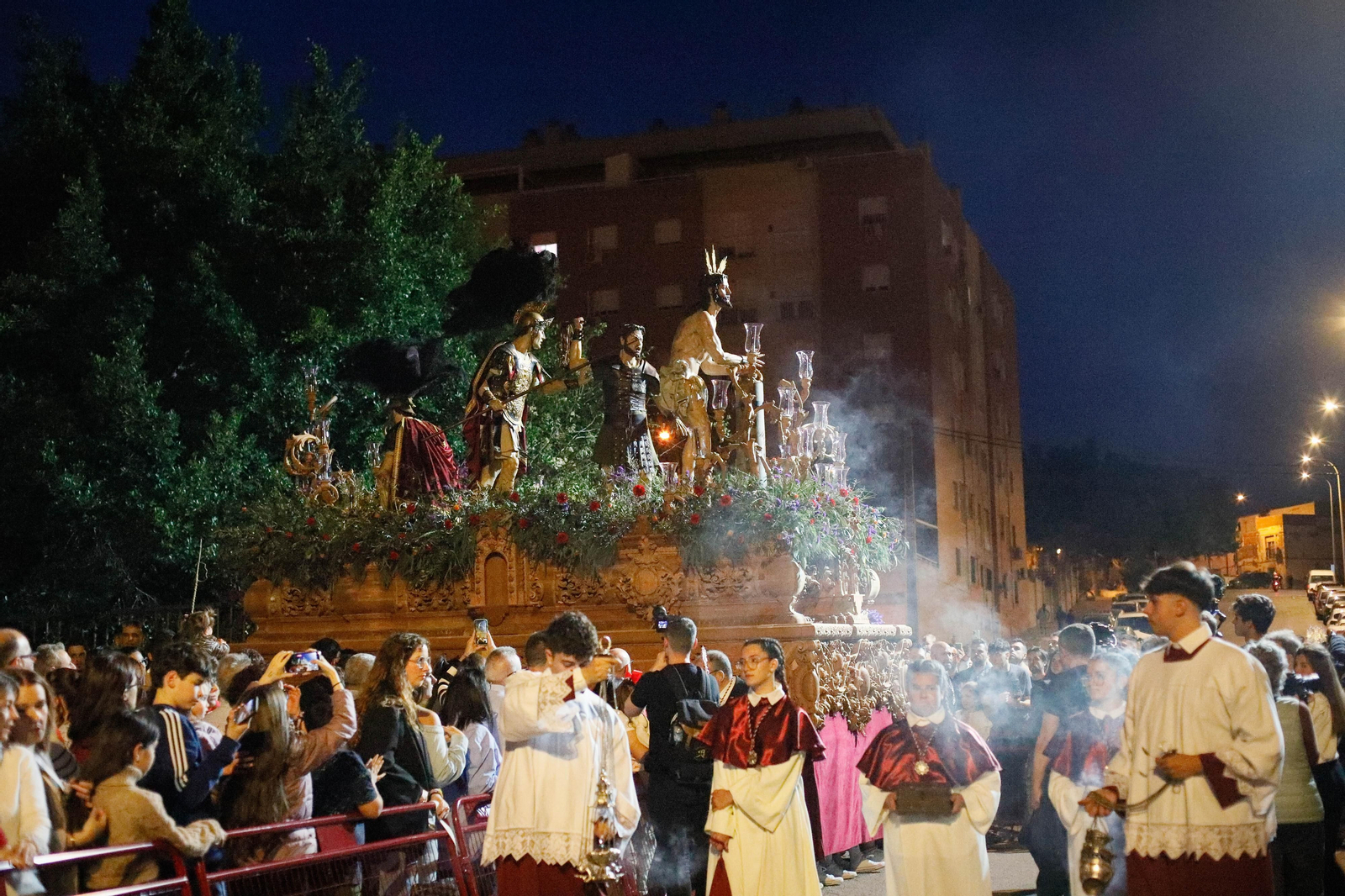 Fervor en las calles al paso de la Unión
