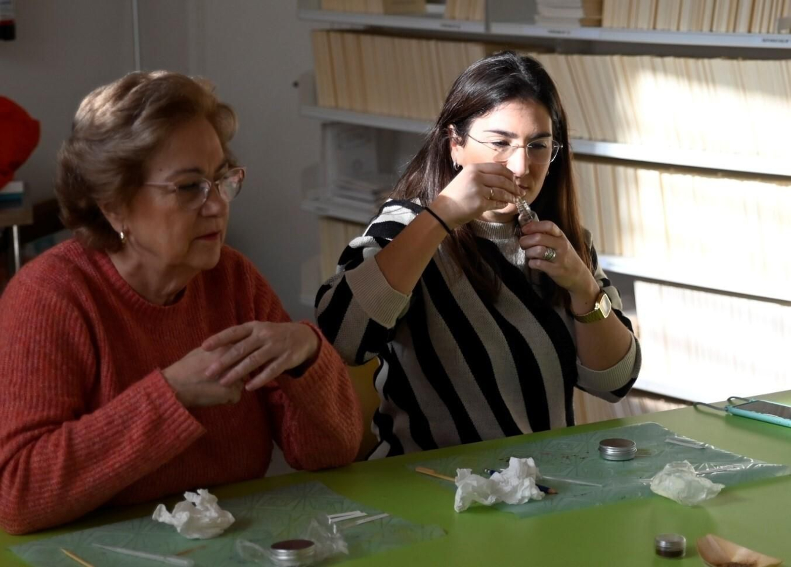 El taller 'Perfumes de la antigua Roma' del Museo Arqueológico de Córdoba, en imágenes