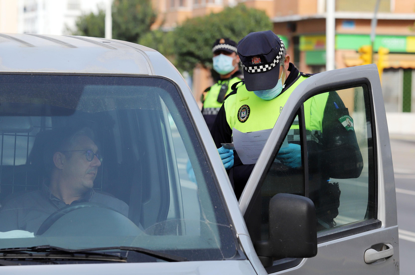 Imágenes de las actuaciones de la Policía Local de Huelva para combatir el coronavirus