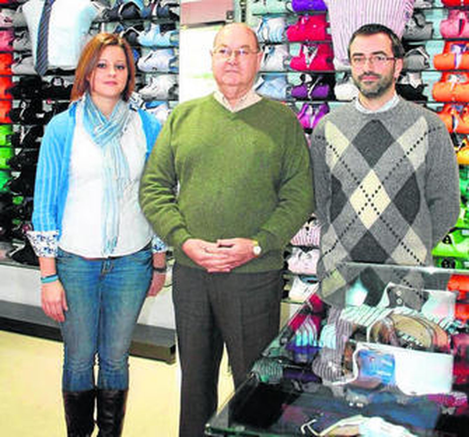 Amparo Carrera junto a Eduardo Cortés y Juan Alberto Jiménez.