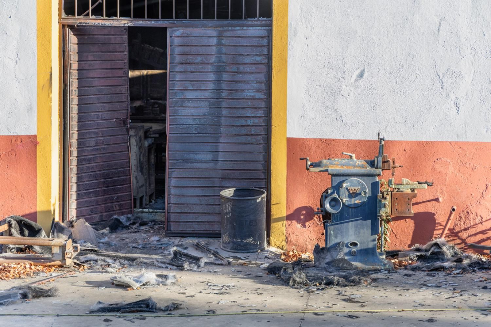 La SAFA  de Andújar arrasada por el fuego, en imágenes