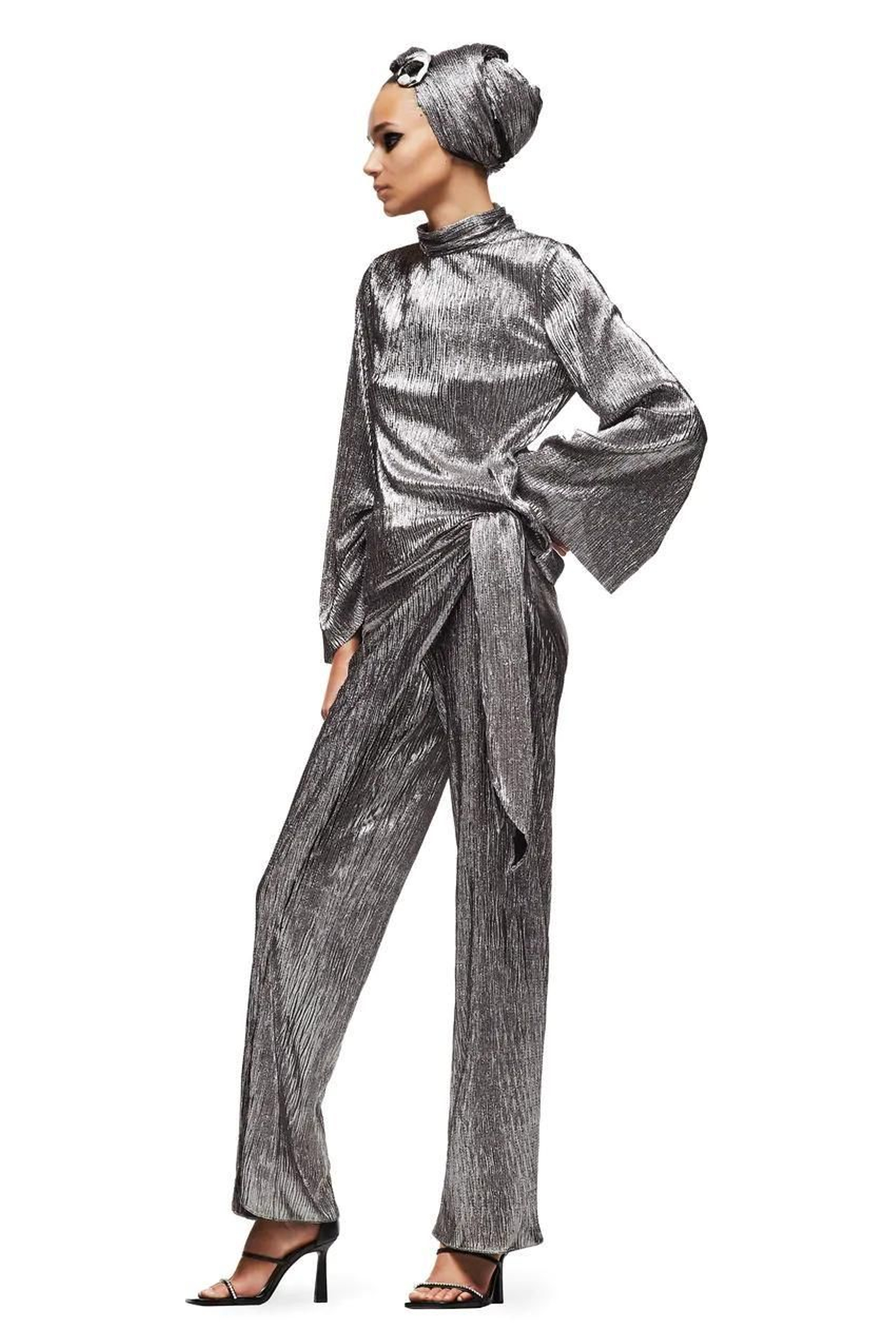 Conjunto dos piezas metalizado de Zara.