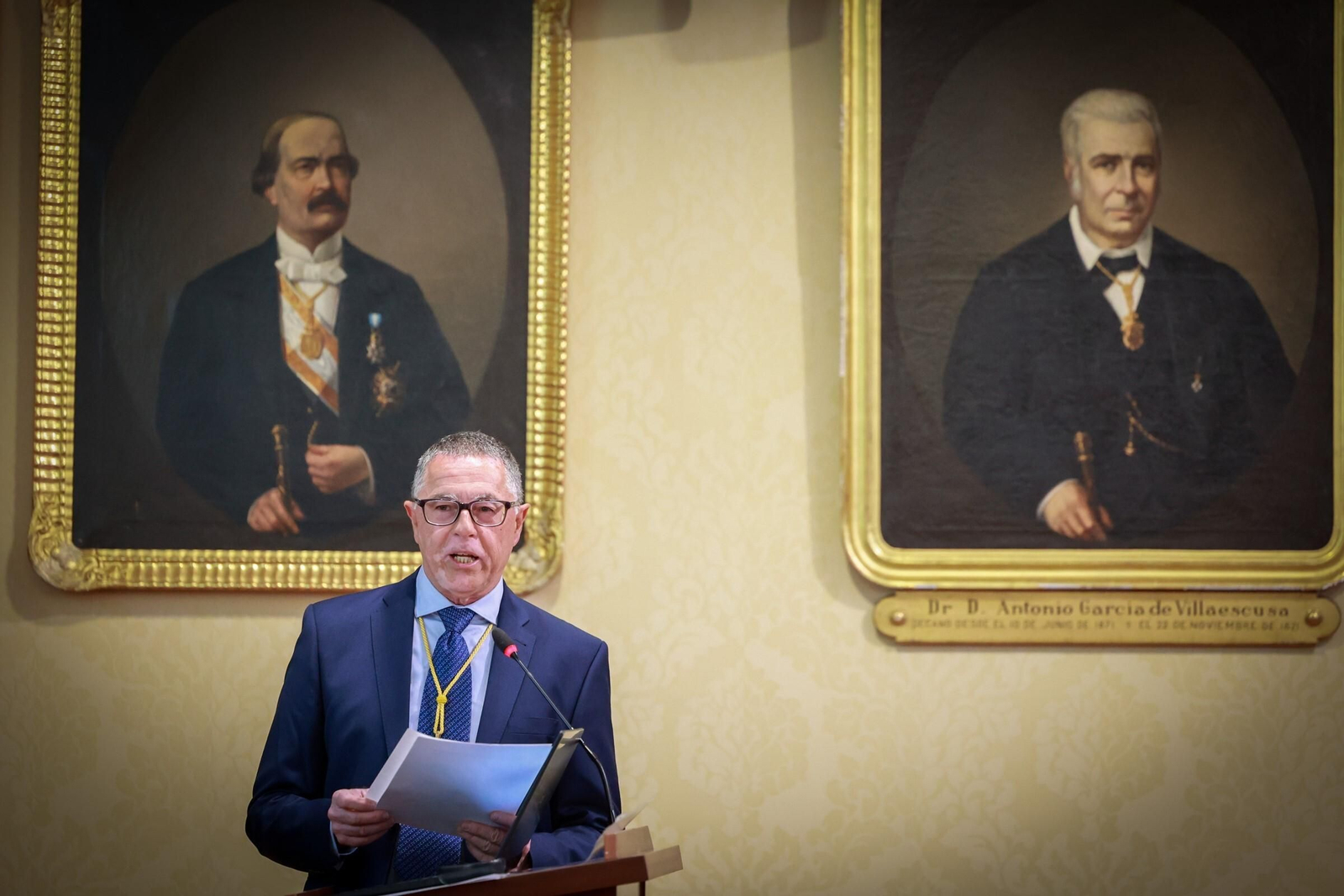 El doctor Francisco Mateo Vallejo durante su intervención.