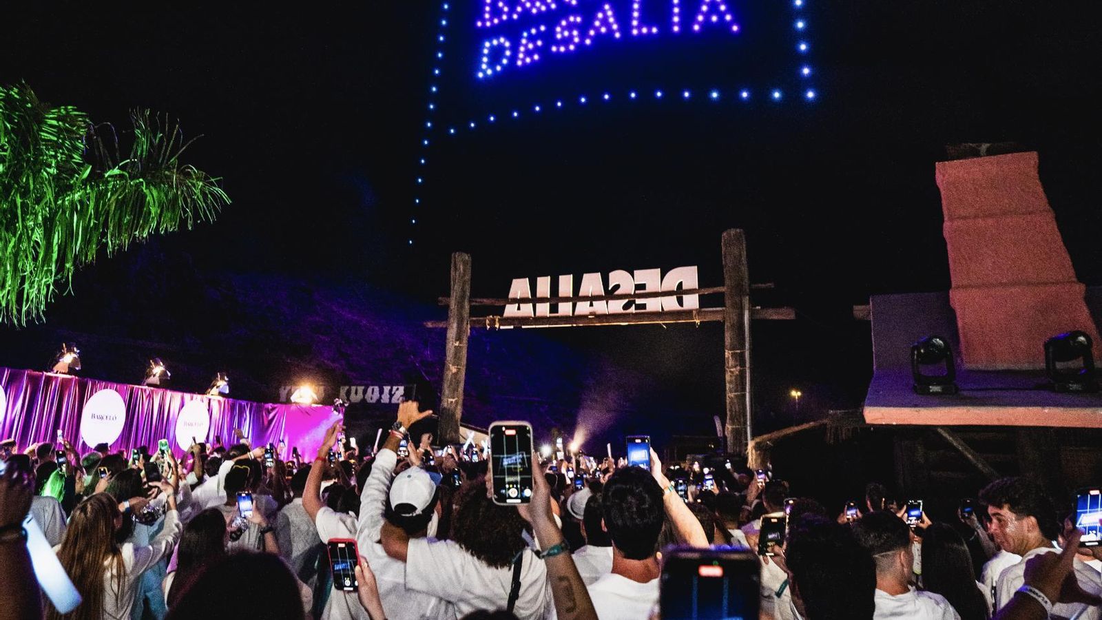 Espectaculo de drones en Desalia