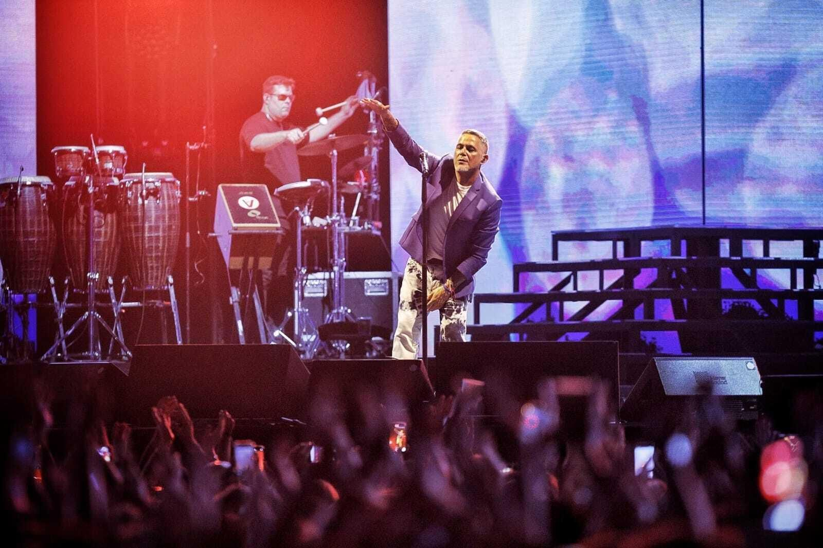 Alejandro Sanz conquista los corazones de Concert Music Festival