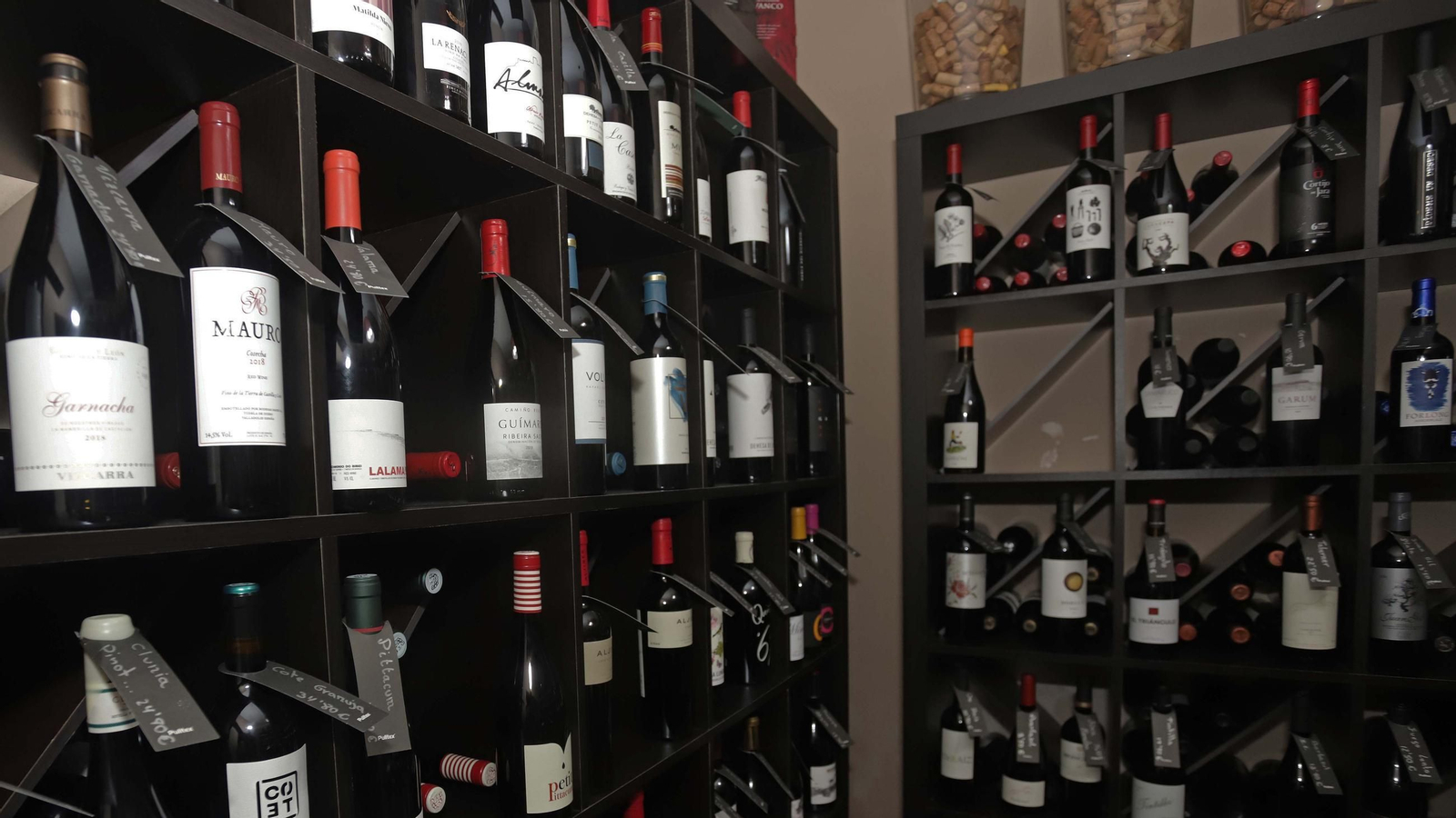 Vinos en la Enotienda El Decantador, Algeciras.