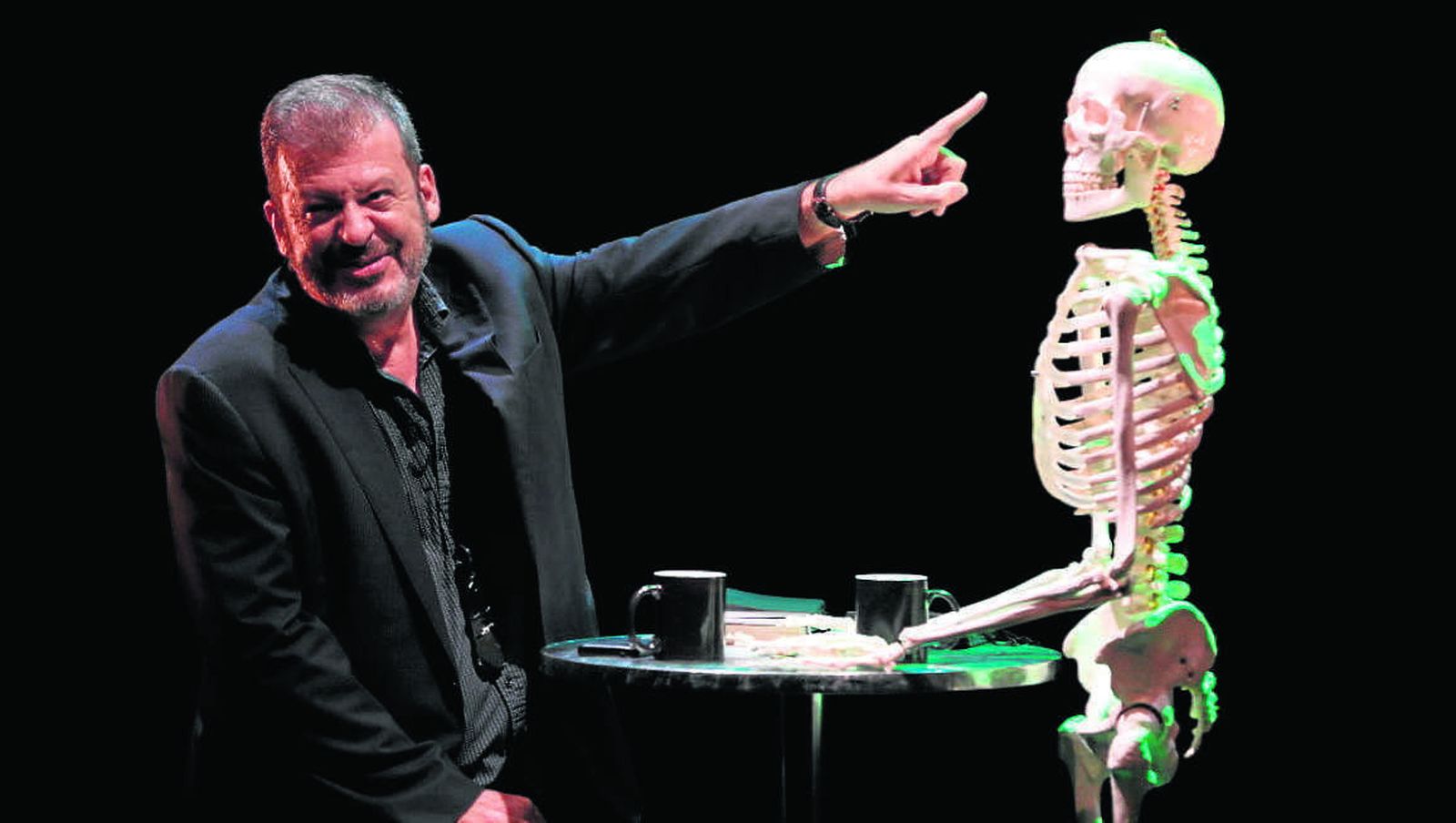 Bajo la dirección de Ana Cristina Leal, Julio Fraga, actor y director de teatro y cine.