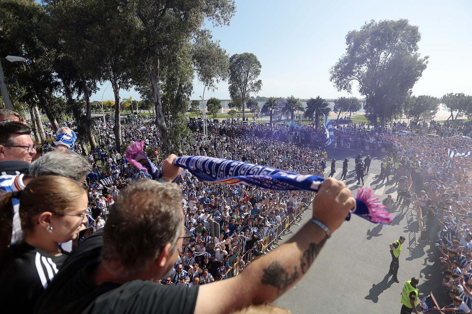 Imágenes del gran ambiente en el Nuevo Colombino en el ascenso del Recre