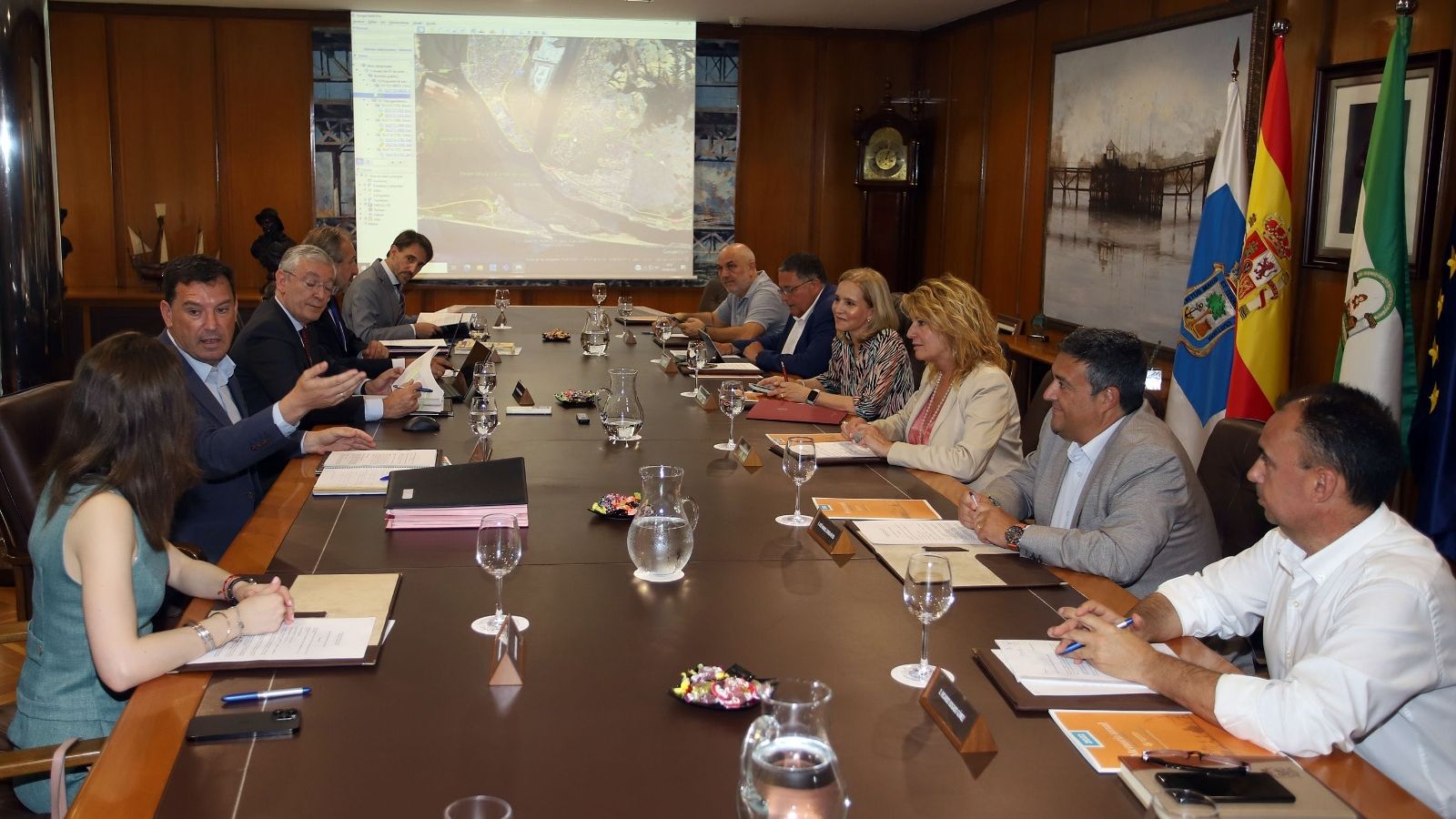 Consejo de administración del Puerto de Huelva, en reunión este jueves.