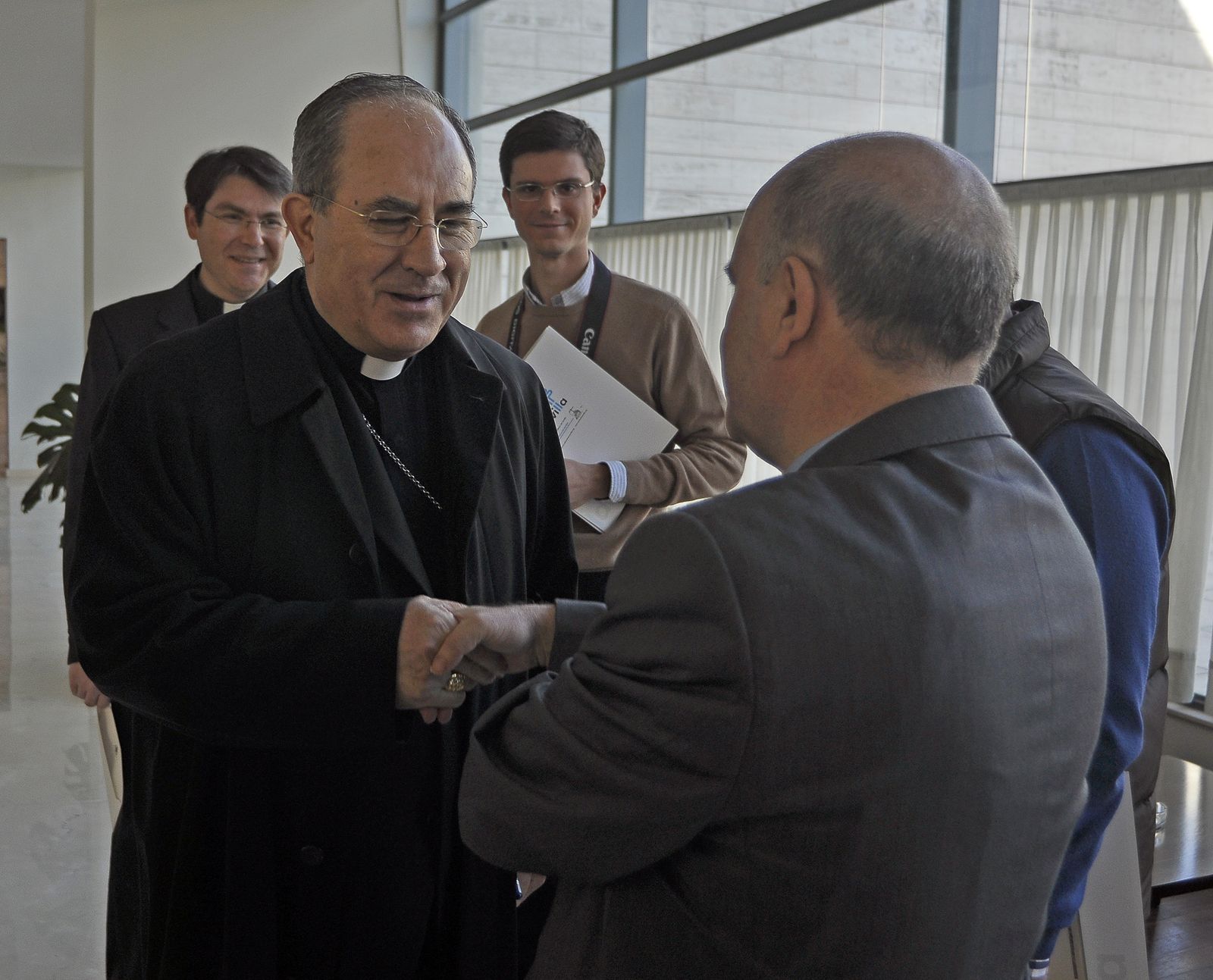 Arzobispo de Sevilla en una jornada de puertas abiertas con motivo del día del seminarista