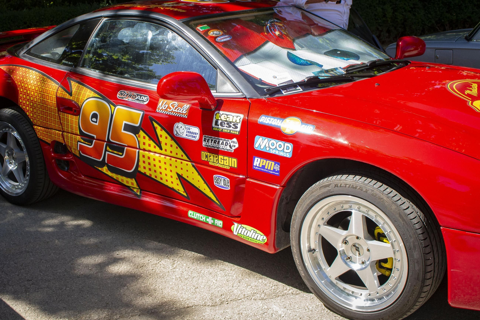 Los mejores coches del Festival Motor por la Vida que ha acogido el centro de Granada