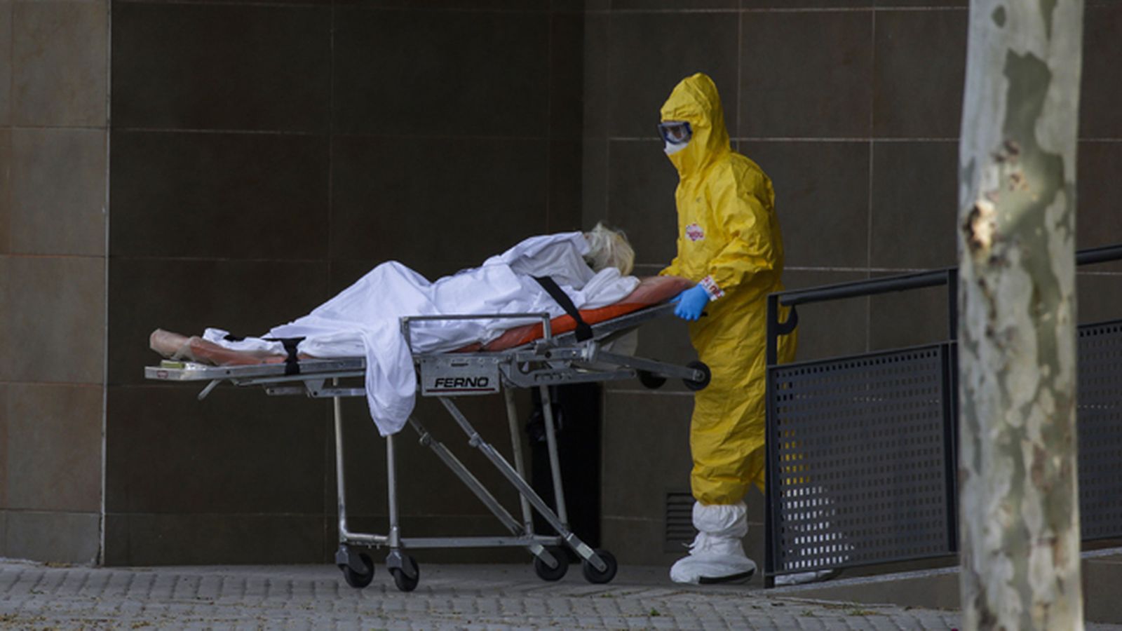 Traslado de un paciente con Covid-19.