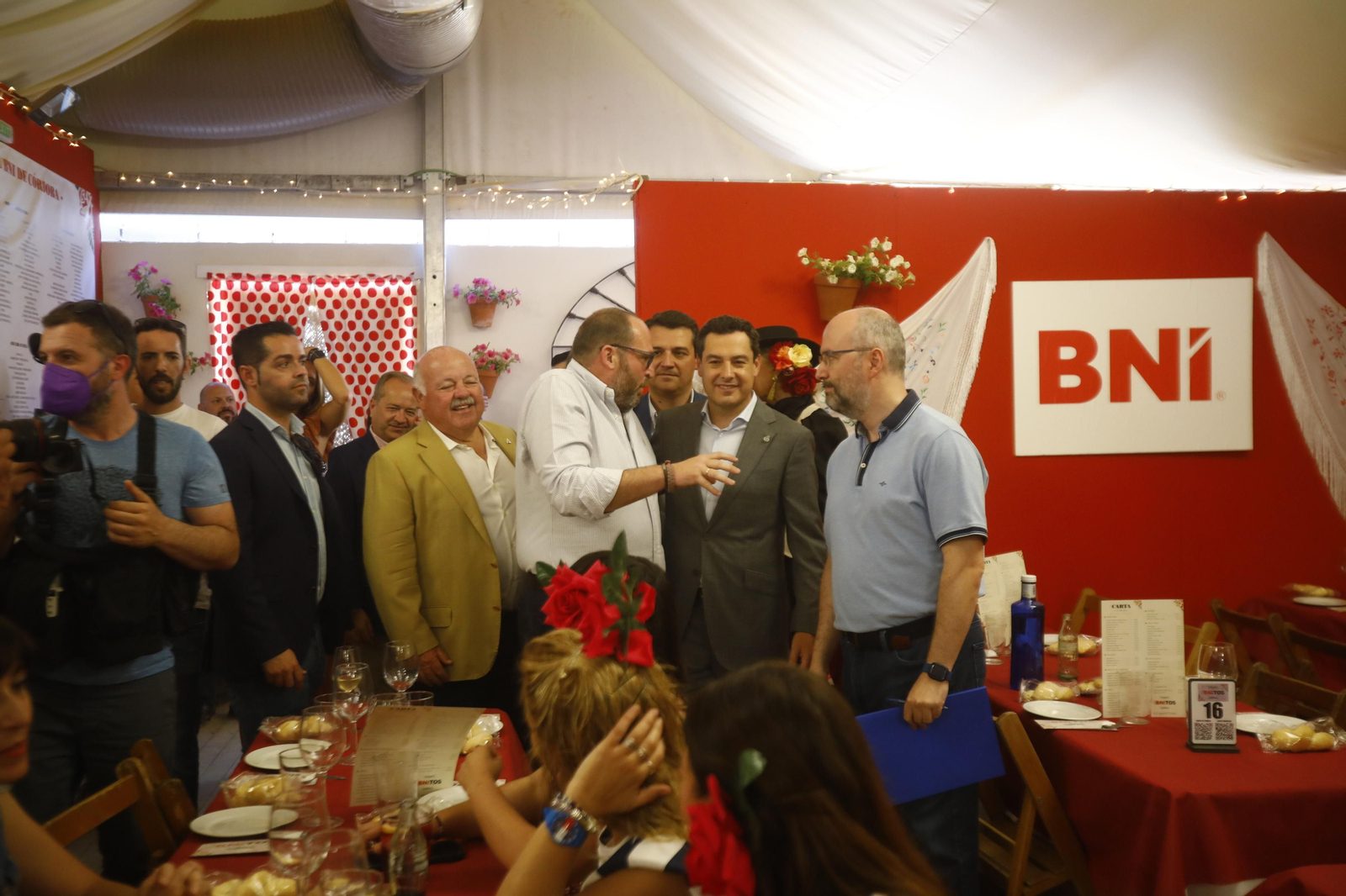 La visita de Juanma Moreno a la Feria de Córdoba, en imágenes