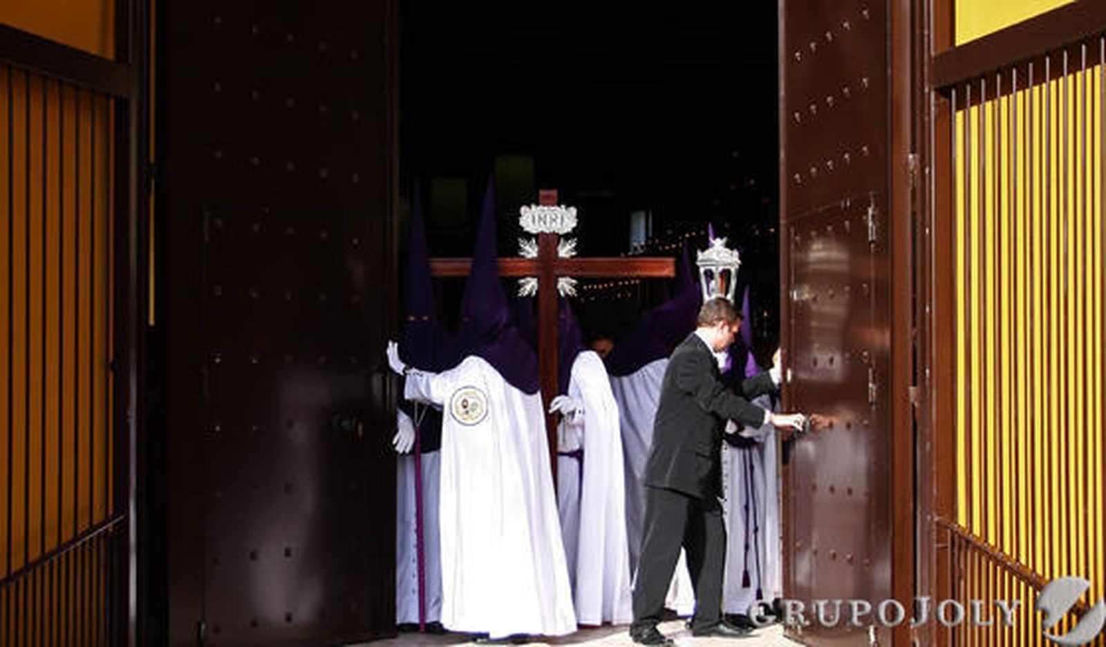 La Hermandad de Jesús de Nazaret, de Pino Montano. 

Foto: Belen Vargas