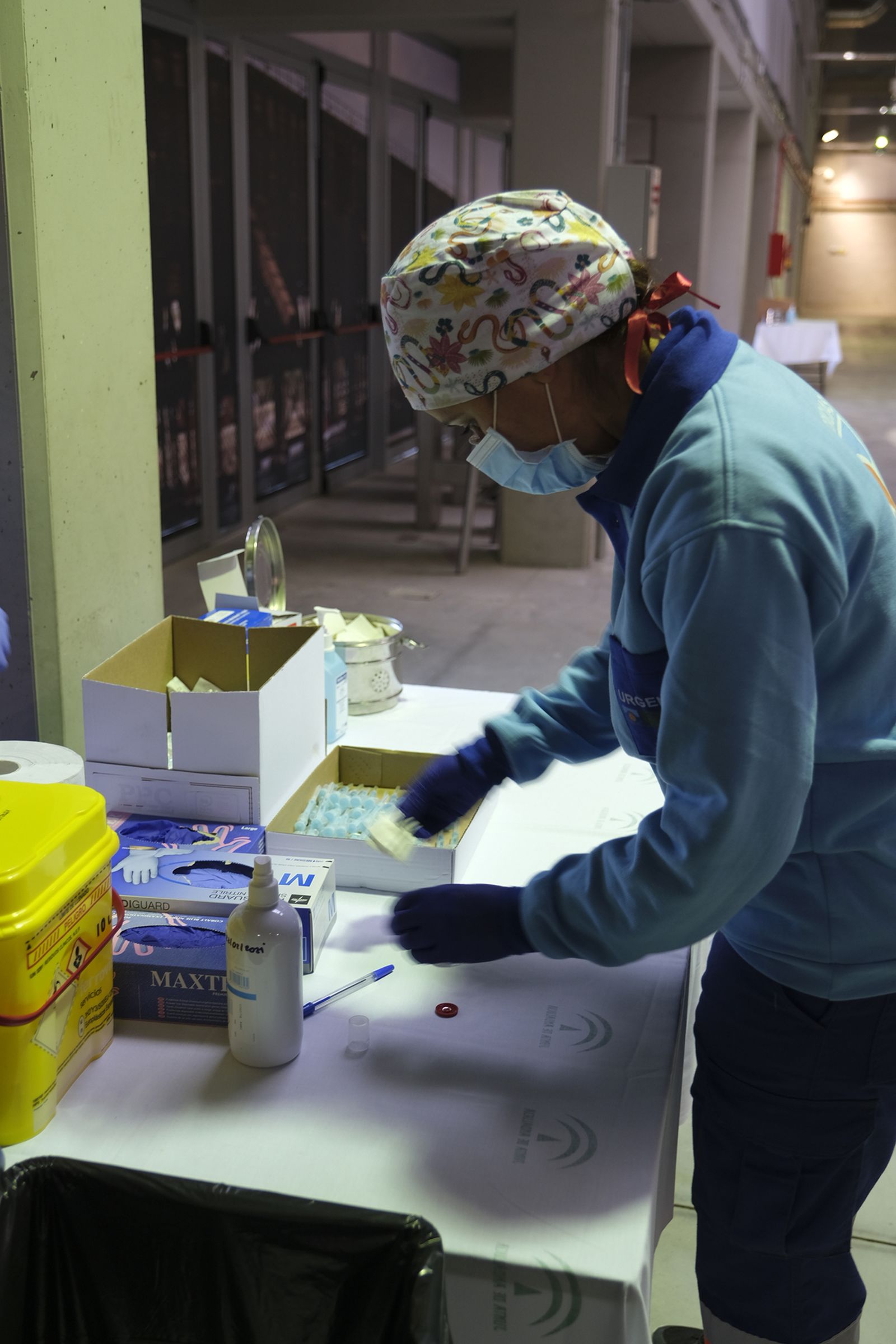 Fotogalería vacunación COVID-19 en el Palacio de los Juegos Mediterráneos. Almería