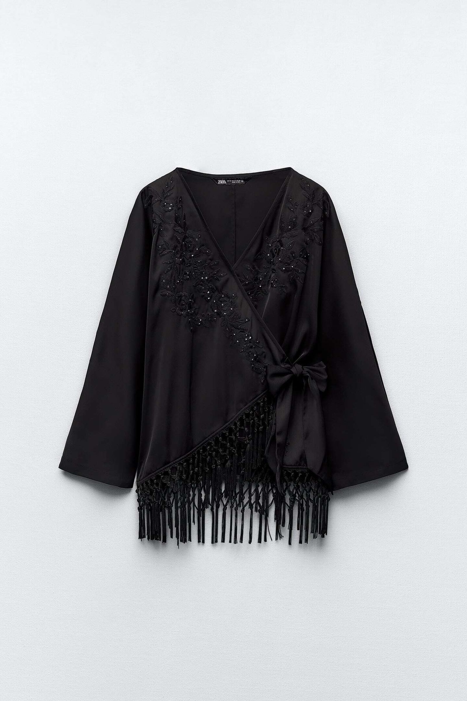 Kimono de flecos de Zara.