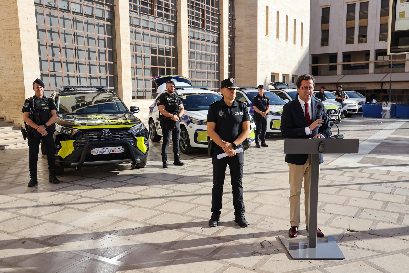 El alcalde de El Ejido, Francisco Góngora, y el intendente jefe, Marco Muñoz, han presentado los recursos este lunes.