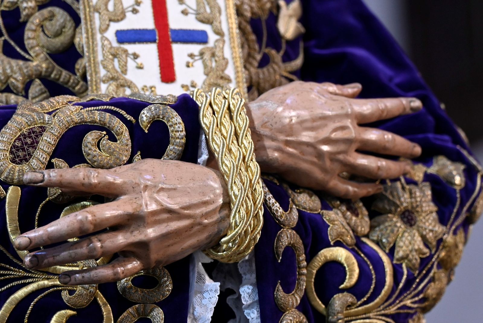 El besapiés del Señor de Córdoba, en imágenes