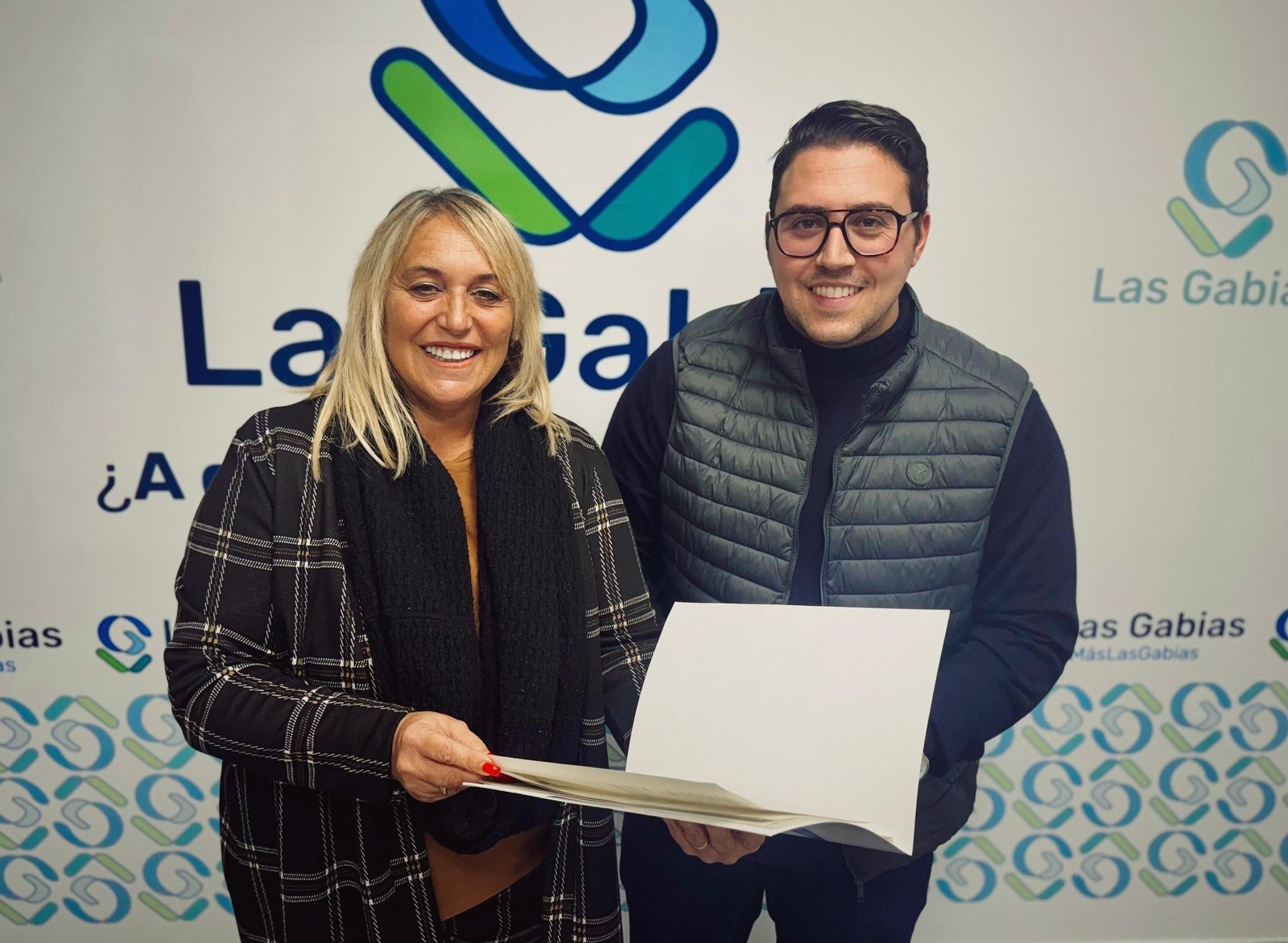 Meri Sádaba, alcaldesa de Las Gabias y Mariano Delgado, concejal de Presidencia, Personal, Juventud y Desarrollo de Las Gabias