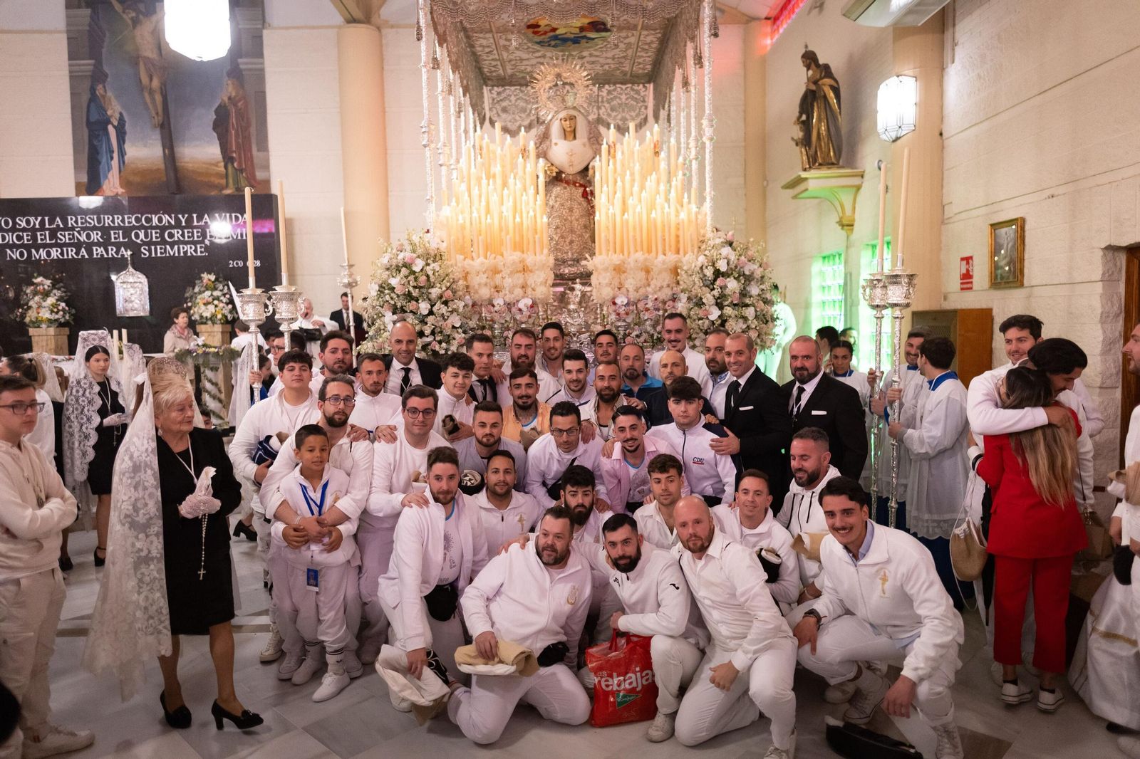 Las fotografías de la suspensión de la Estación de Penitencia de la Hermandad de la Sagrada Resurrección 2025