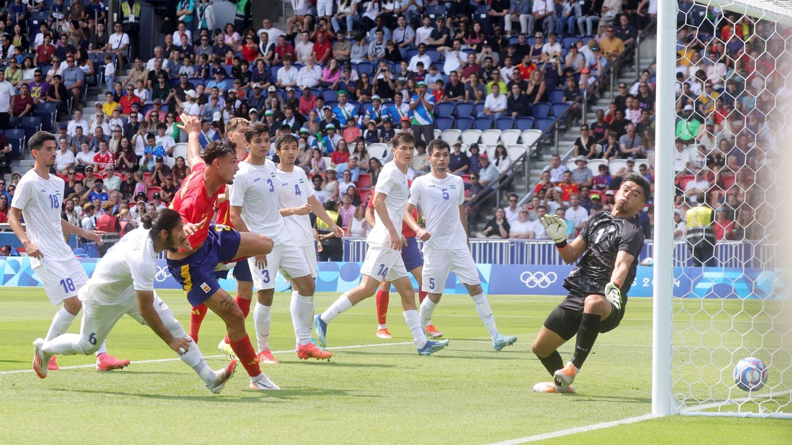 Pubill remata a gol el centro de Sergio Gómez cabeceado previamente por Abel Ruiz