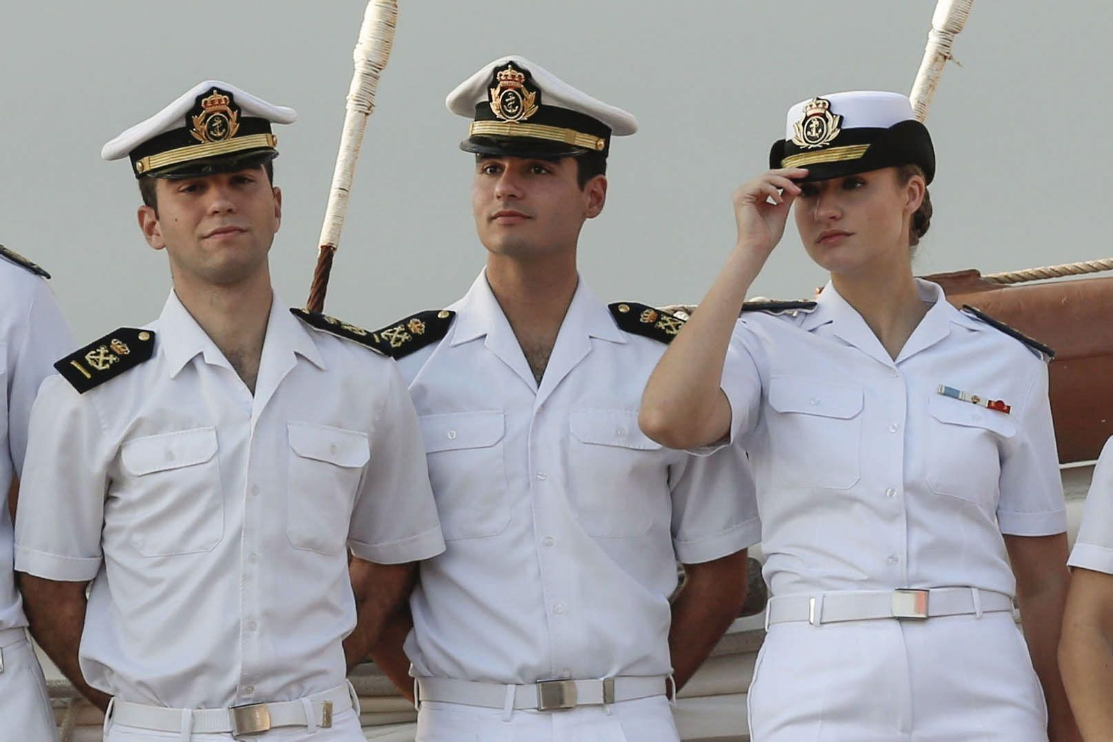 Las imágenes del 'Elcano' en su primera ciudad de vuelta a España, con la princesa Leonor a bordo