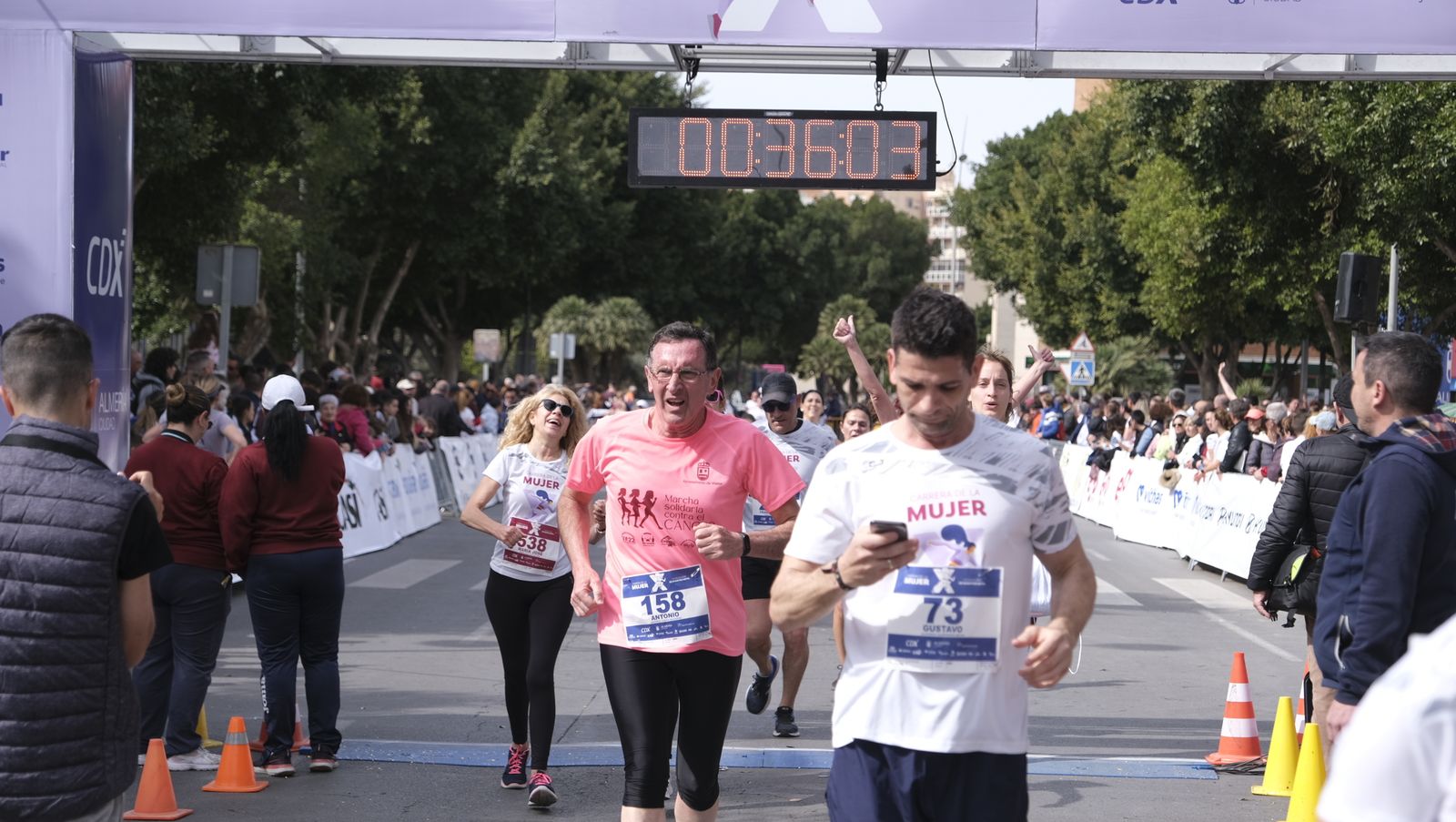 Imágenes de la Carrera de la Mujer 2023 en Almería