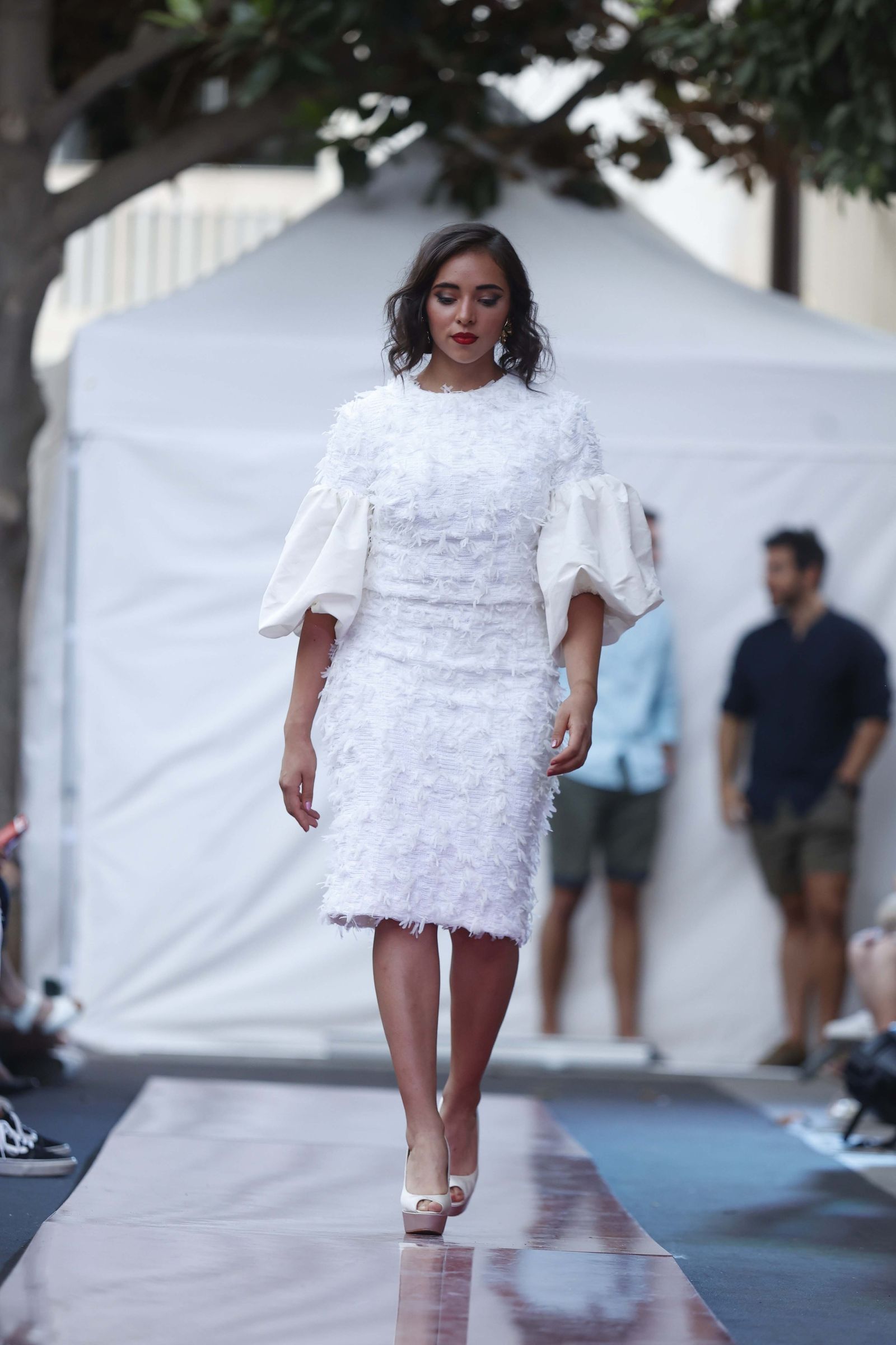 Las imágenes del Desfile de Jóvenes Diseñadores en la Plaza de la Magdalena