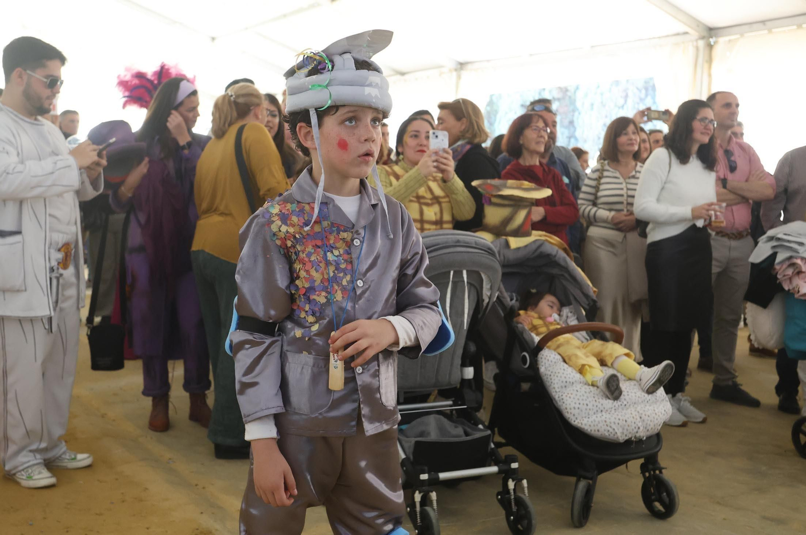 Imágenes del gran ambiente en el carrusel de agrupaciones del Carnaval Colombino 2024