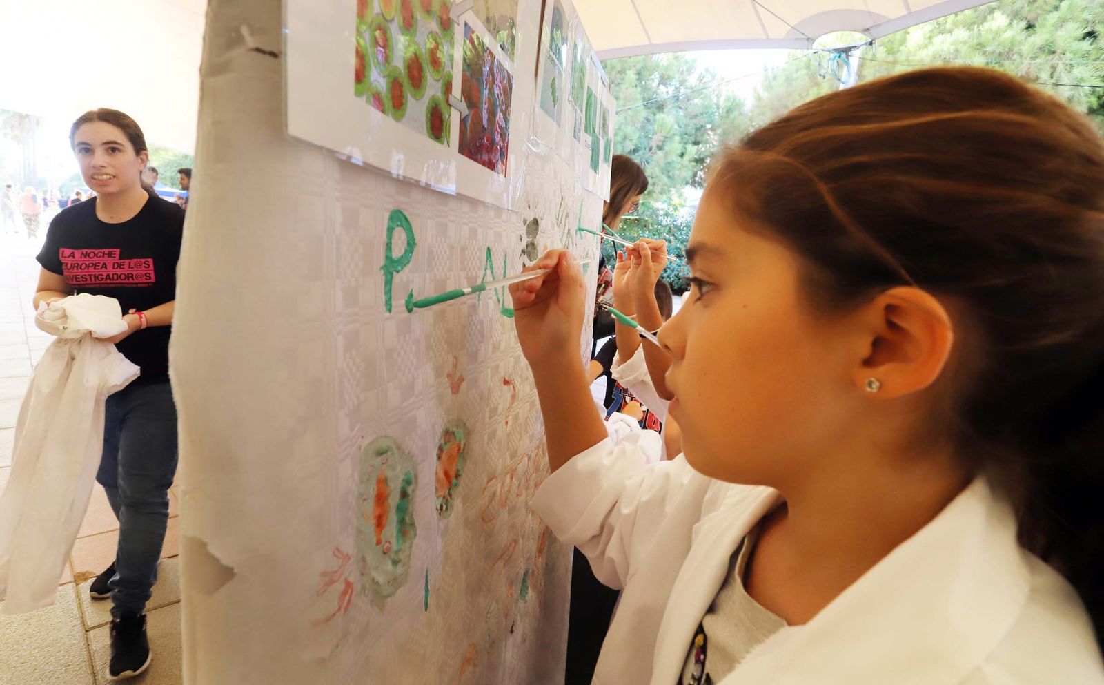 Imágenes de los talleres y actividades de La Noche Europea de los Investigadores