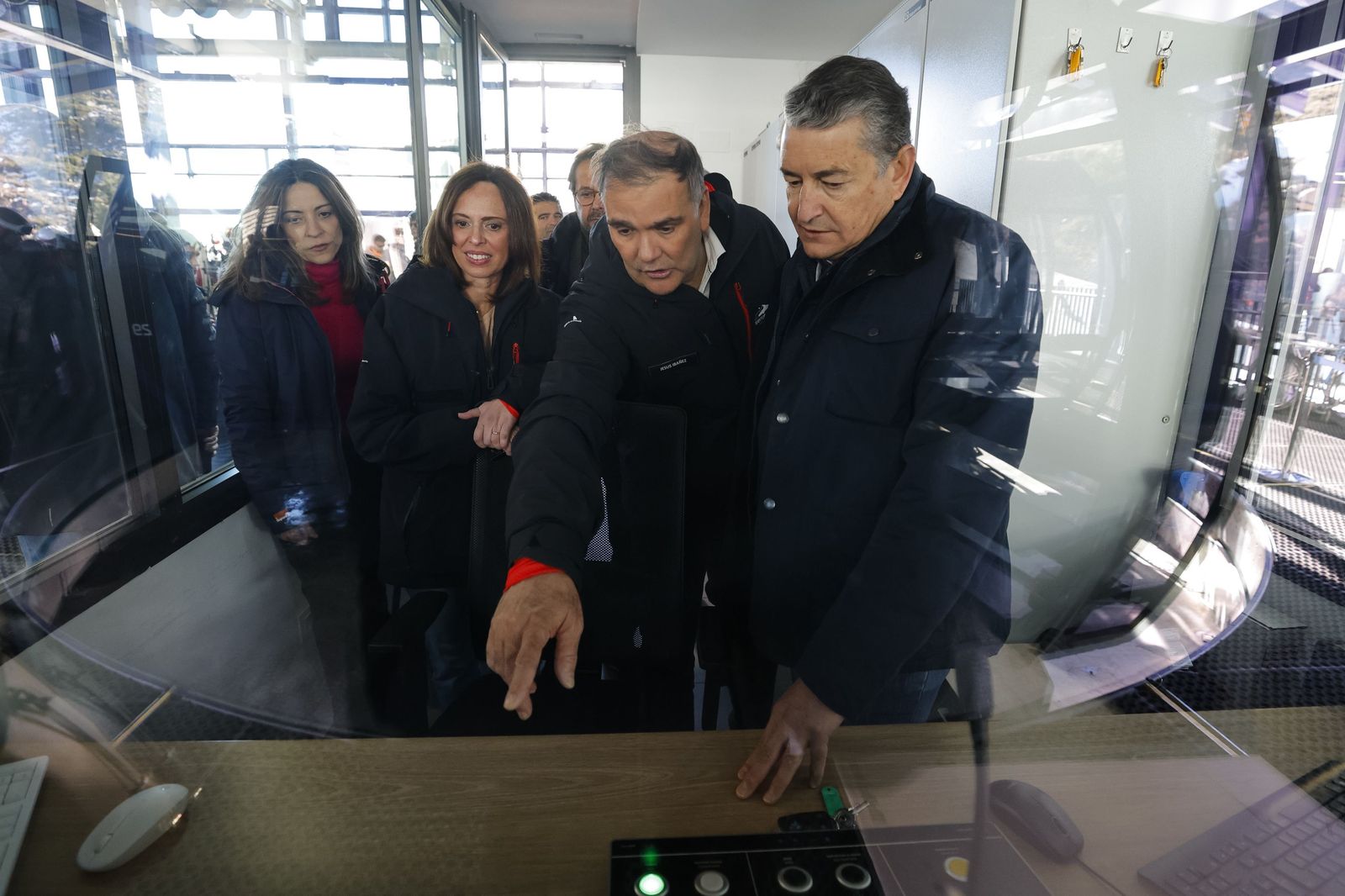 Los consejeros Rocío Díaz y Antonio Sanz, en Sierra Nevada.