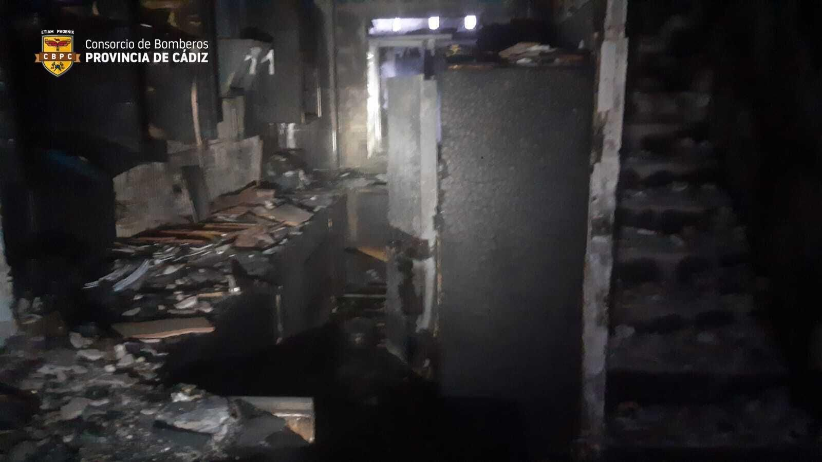 Interior de la vivienda afectada por el incendio. Interior de la vivienda afectada por el incendio.
